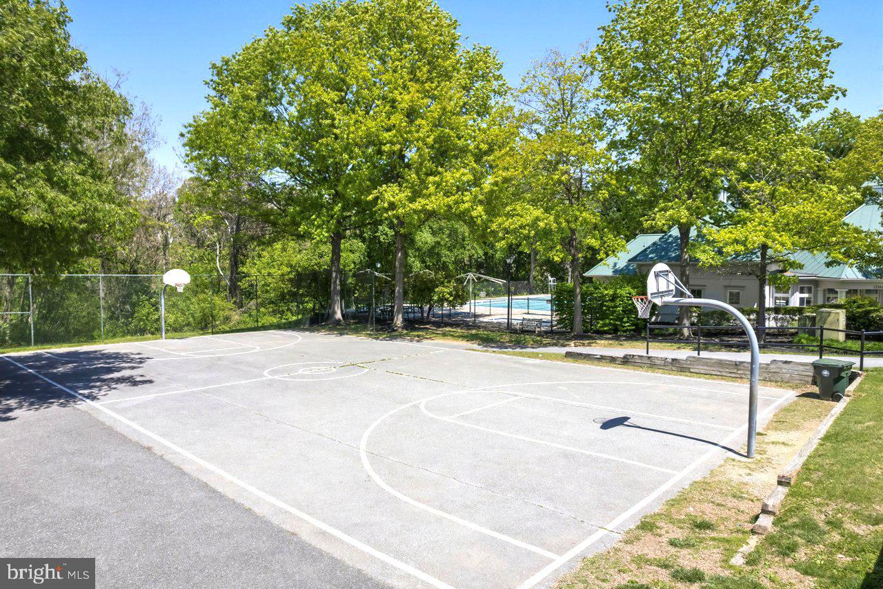 VILLAGE OF CLOPPERS MILL - Residential