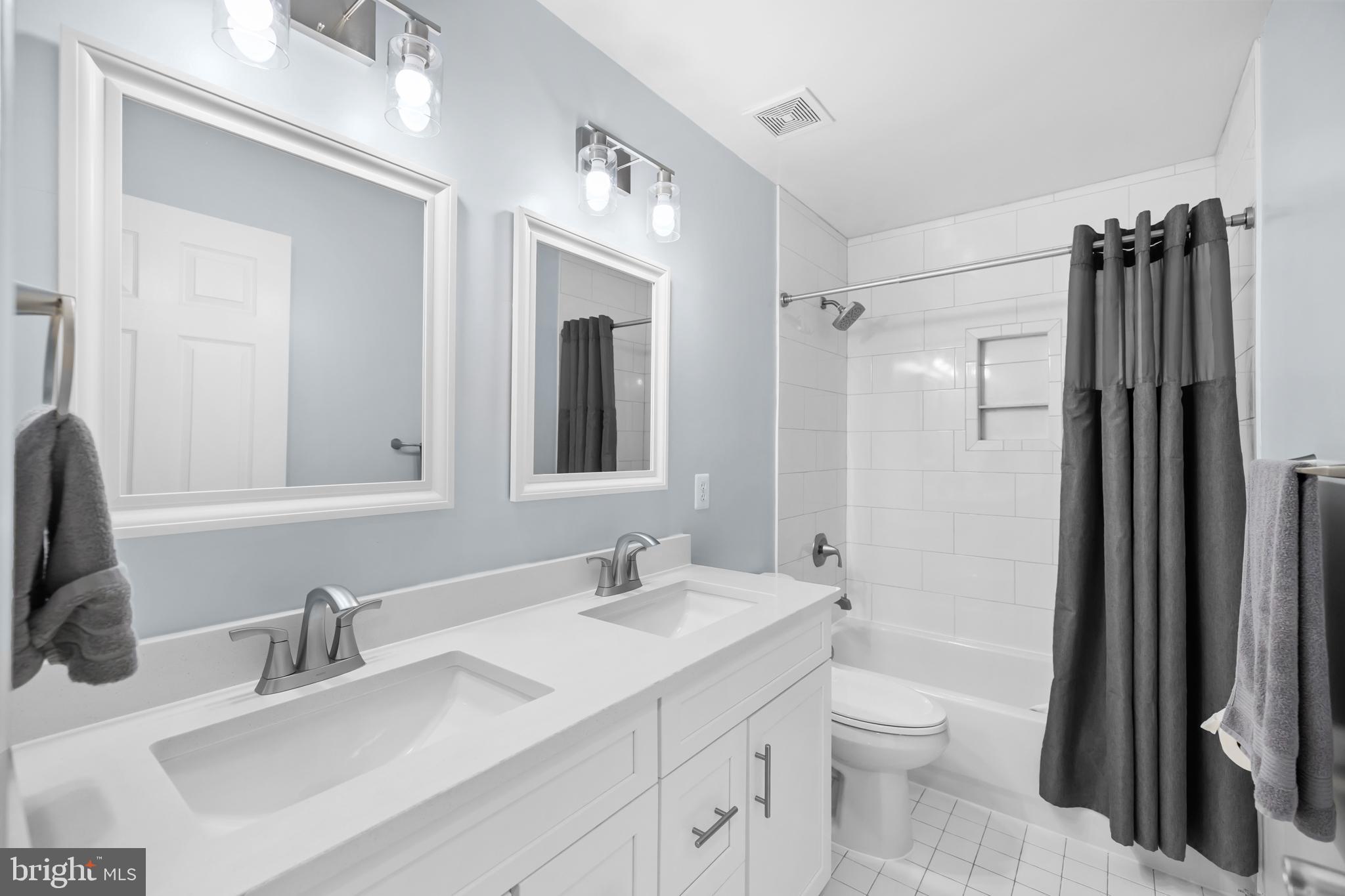 BLOOMS CROSSING - Residential