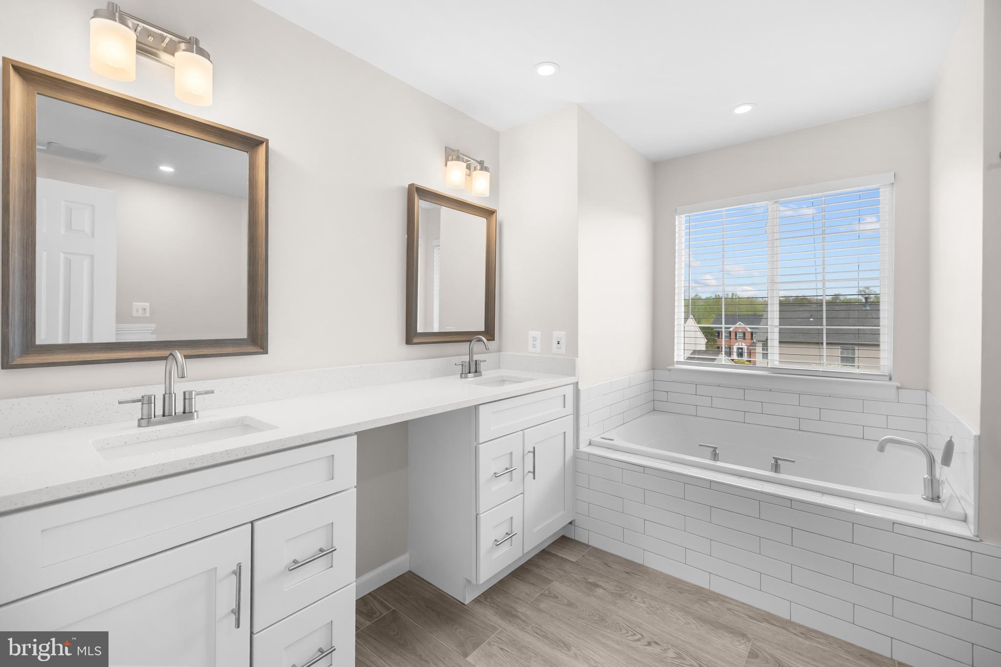 BLOOMS CROSSING - Residential