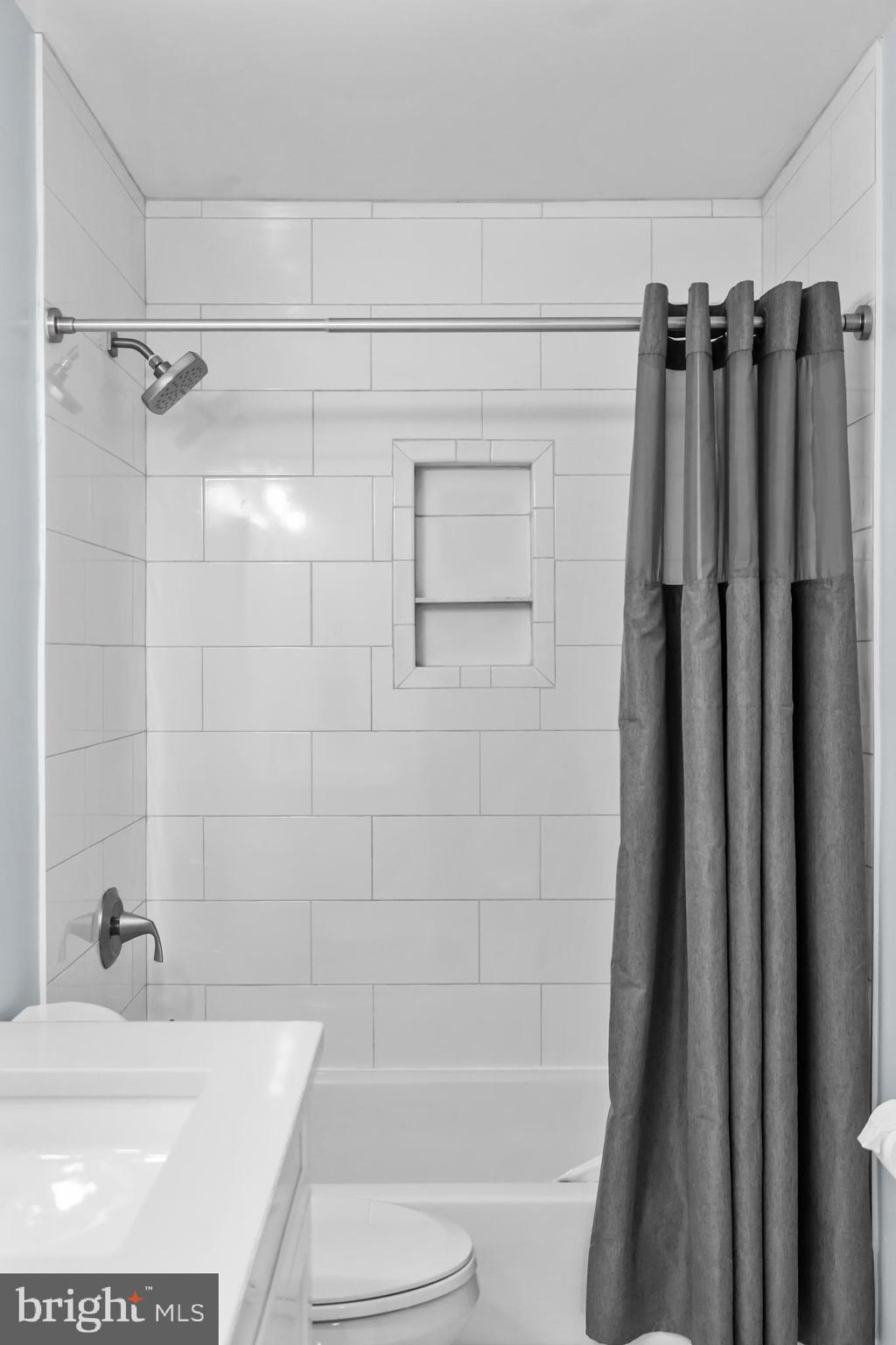 BLOOMS CROSSING - Residential