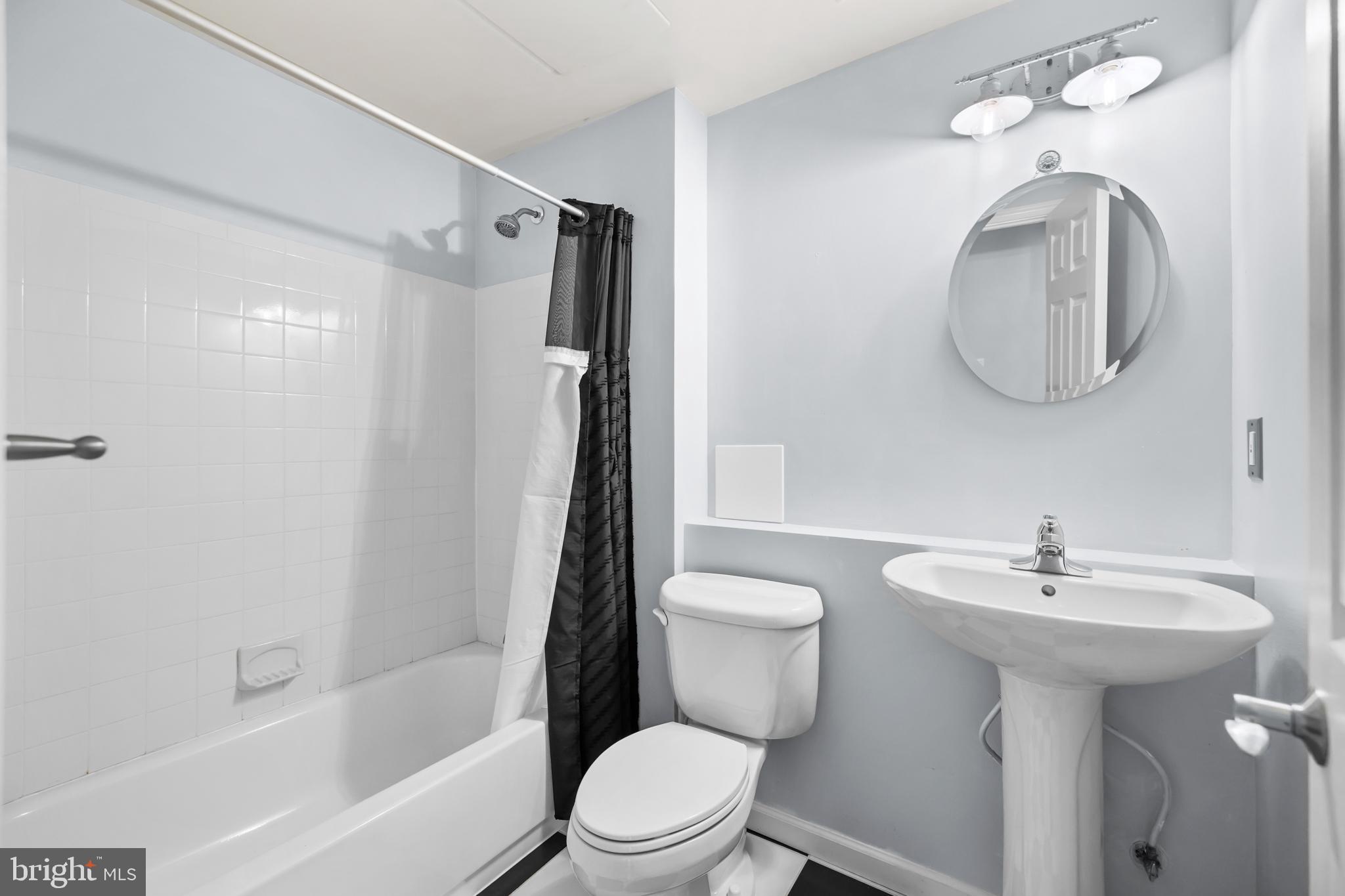 BLOOMS CROSSING - Residential