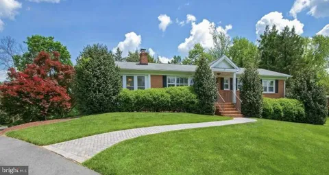 817 Golden Arrow Street, Great Falls, VA 22066 - MLS#: VAFX2235656