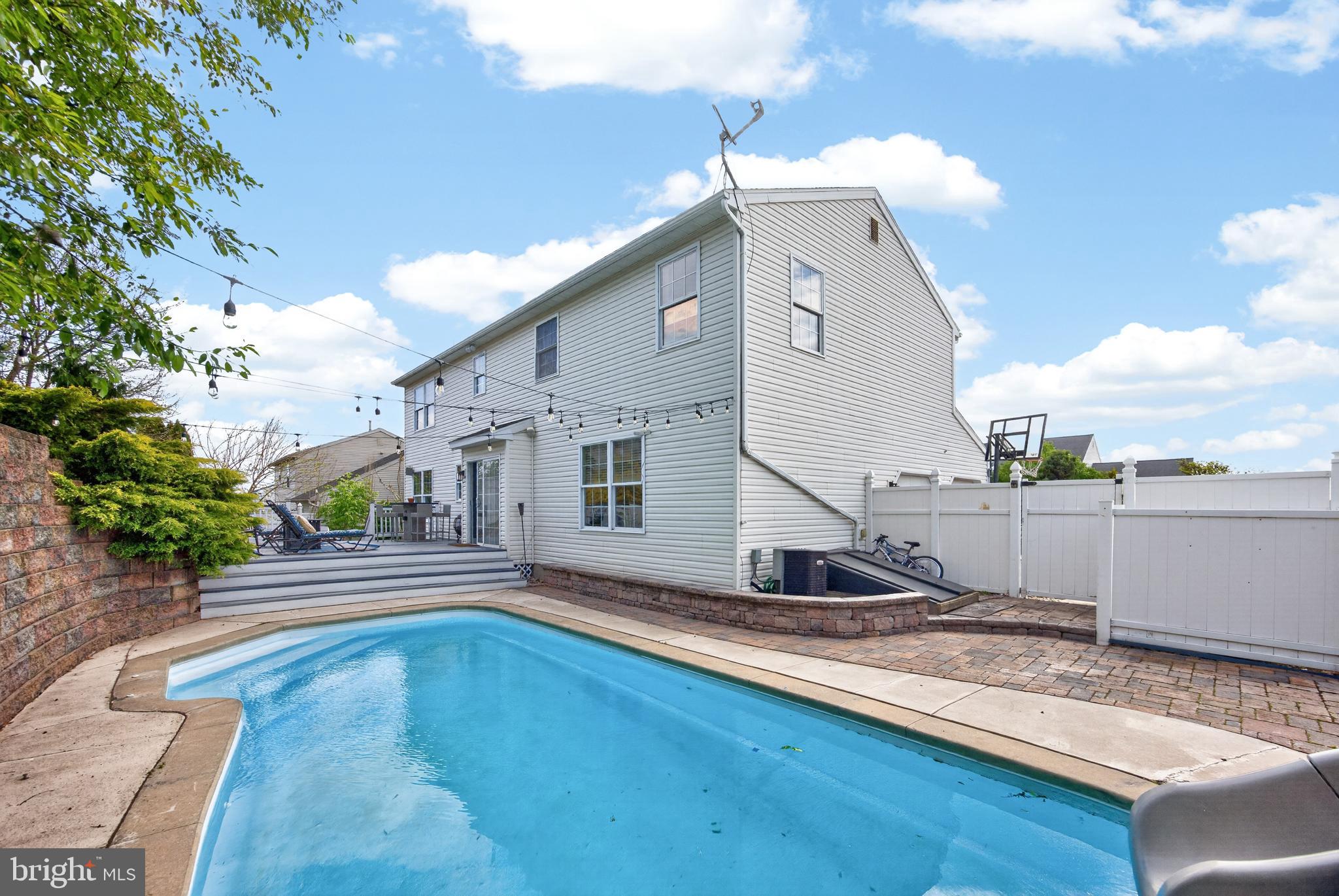 ROSECLIFF POINT - Residential