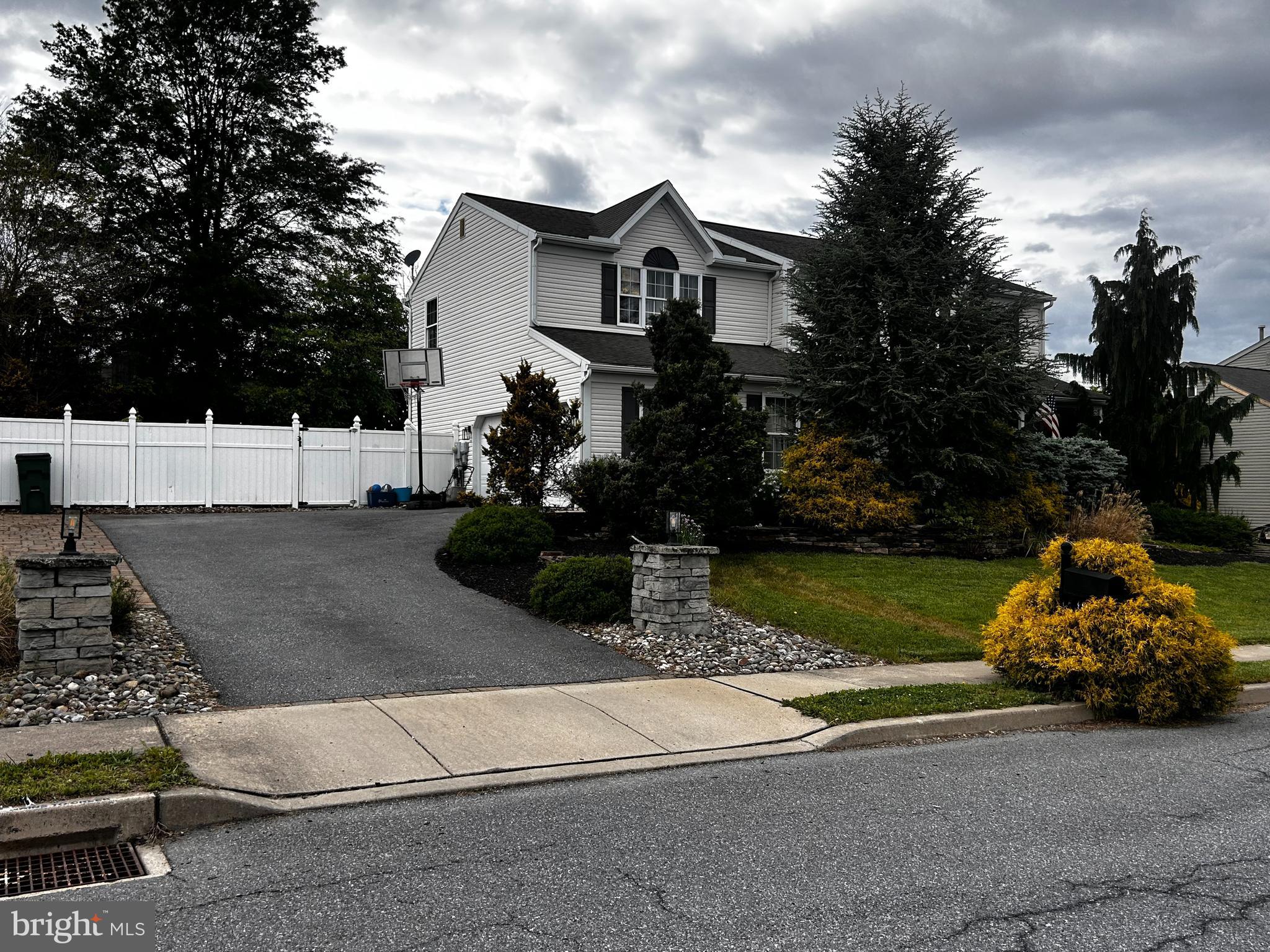 4990 PHEASANT RUN COURT