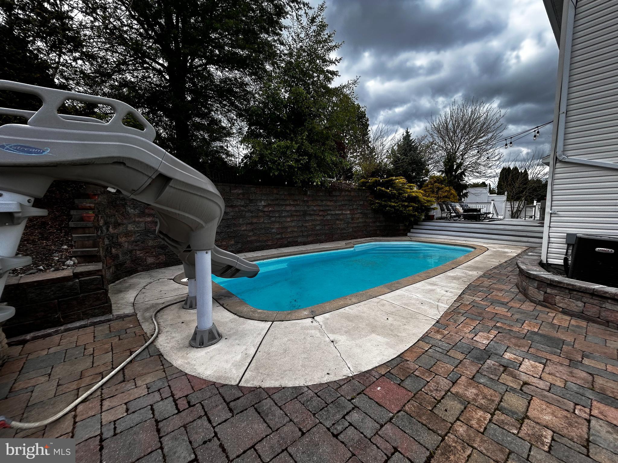 ROSECLIFF POINT - Residential