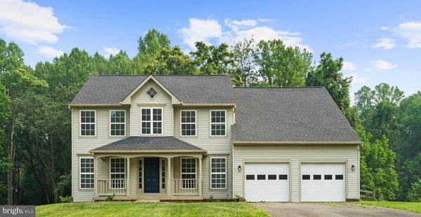 4 FALLING WATER CT, FREDERICKSBURG, VA 22405 - Image a3d2d2f7d7d68653a6fb57edf7461753/1383255652
