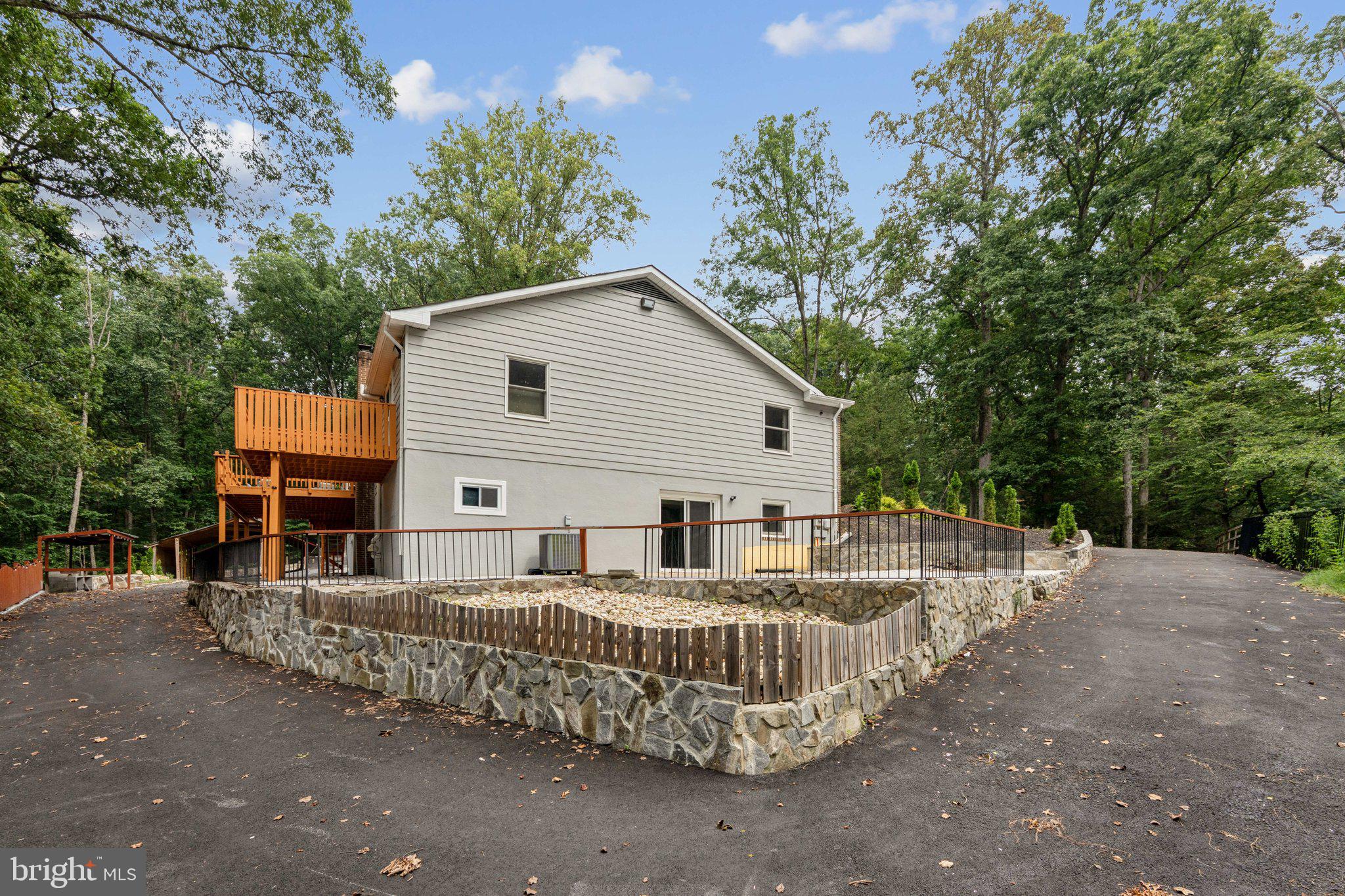 UPPER SENECA CREST - Residential