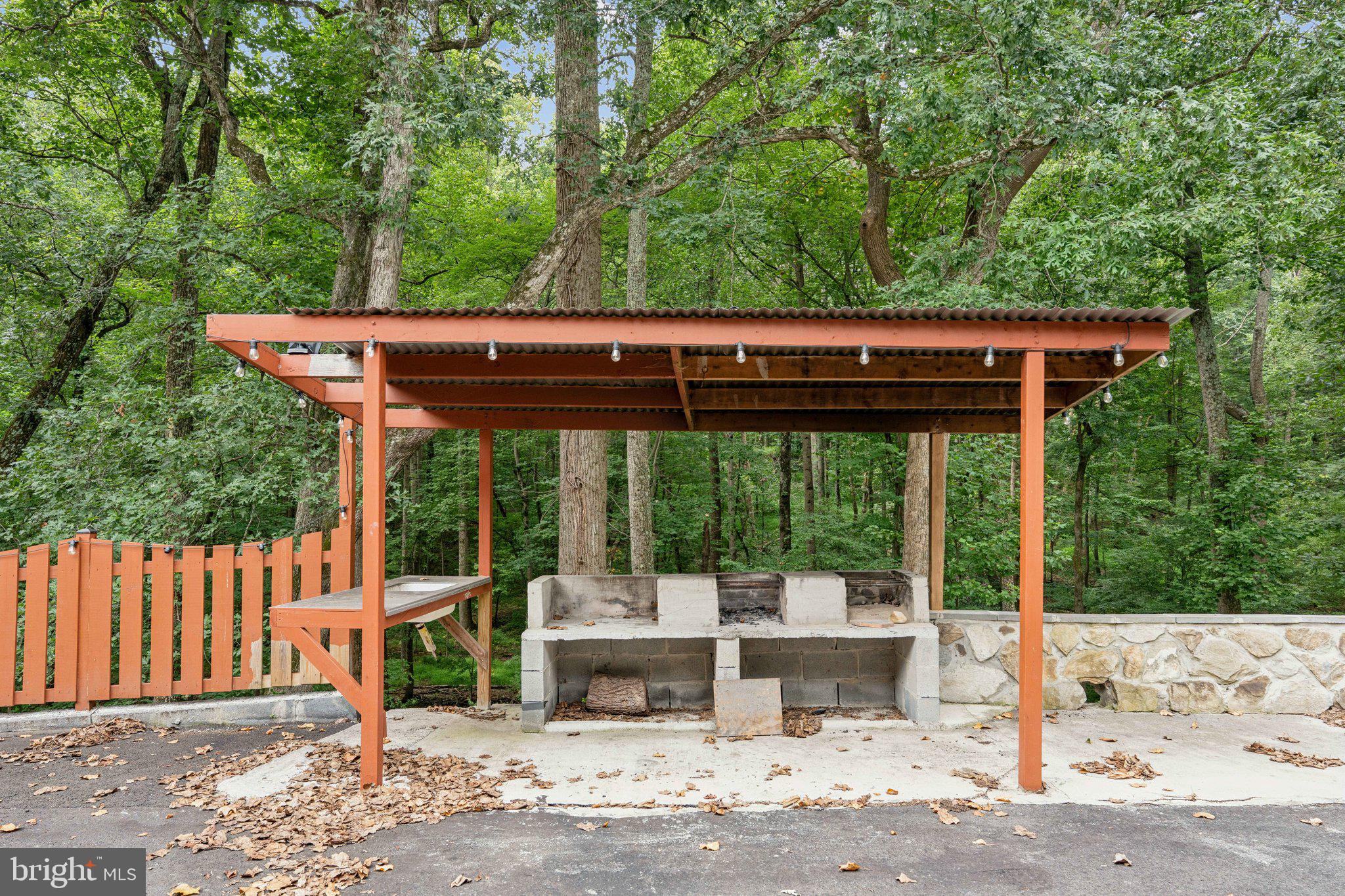 UPPER SENECA CREST - Residential