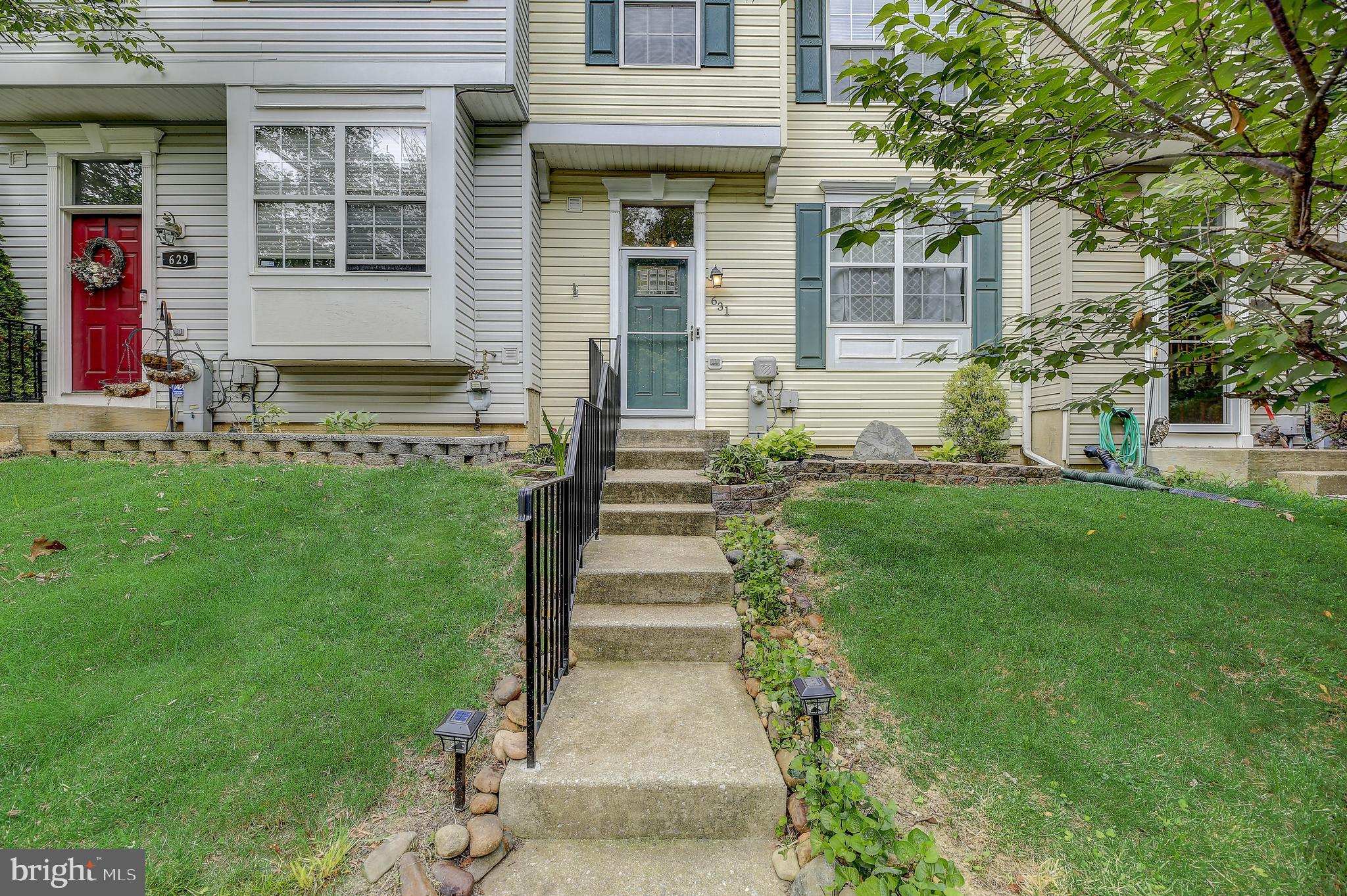 WOODS OF BAYVIEW - Residential