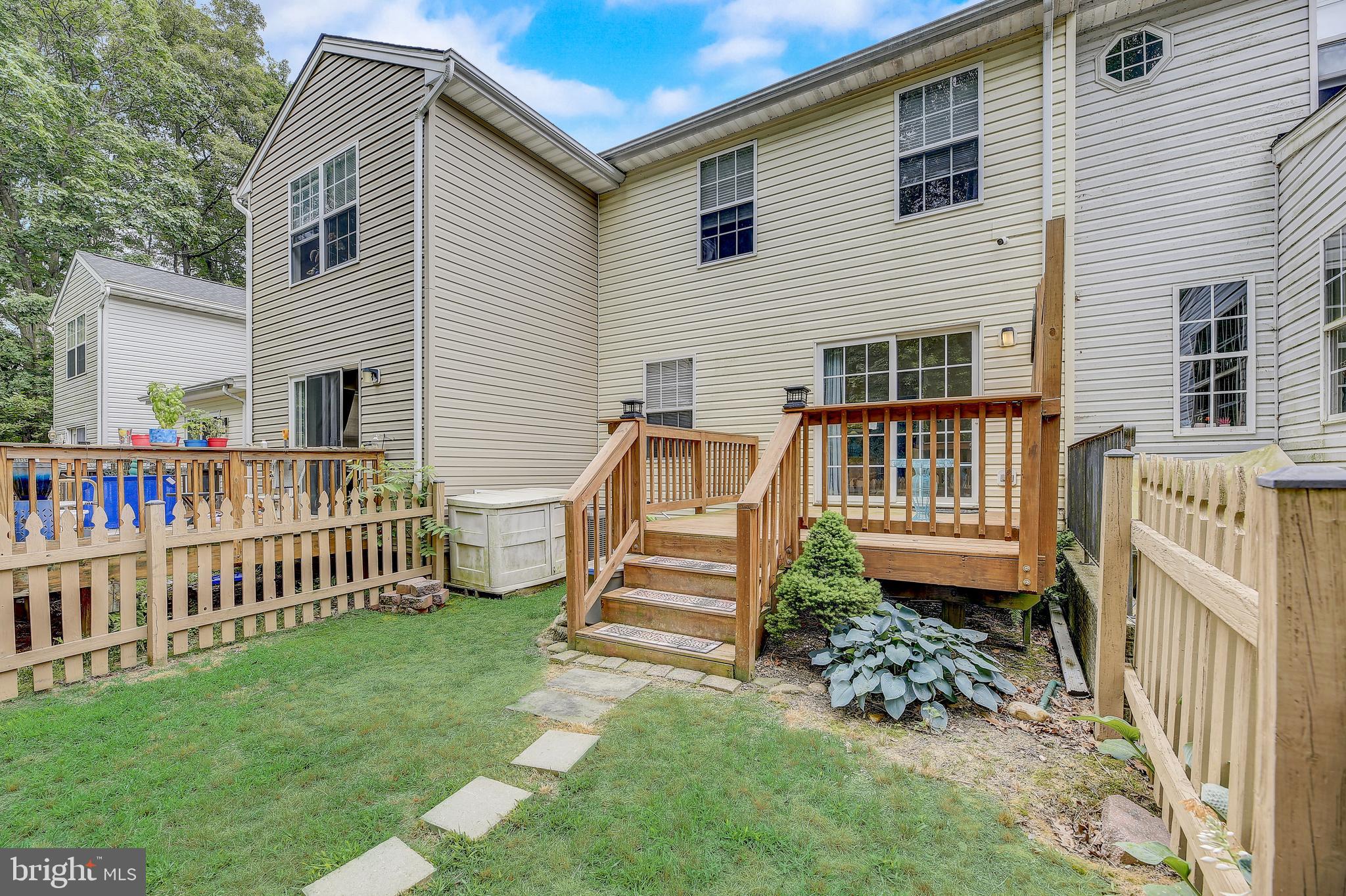 WOODS OF BAYVIEW - Residential