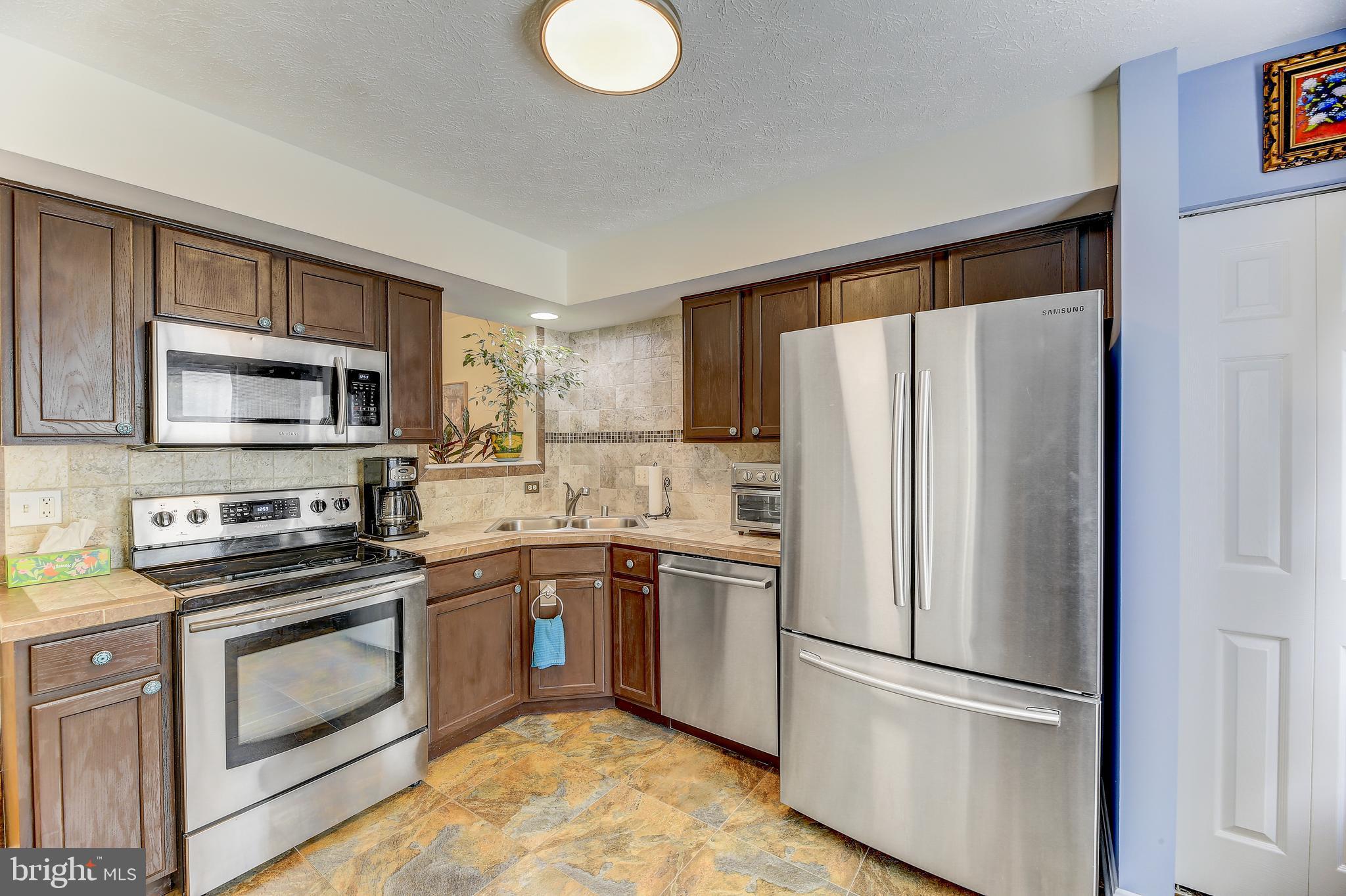 WOODS OF BAYVIEW - Residential