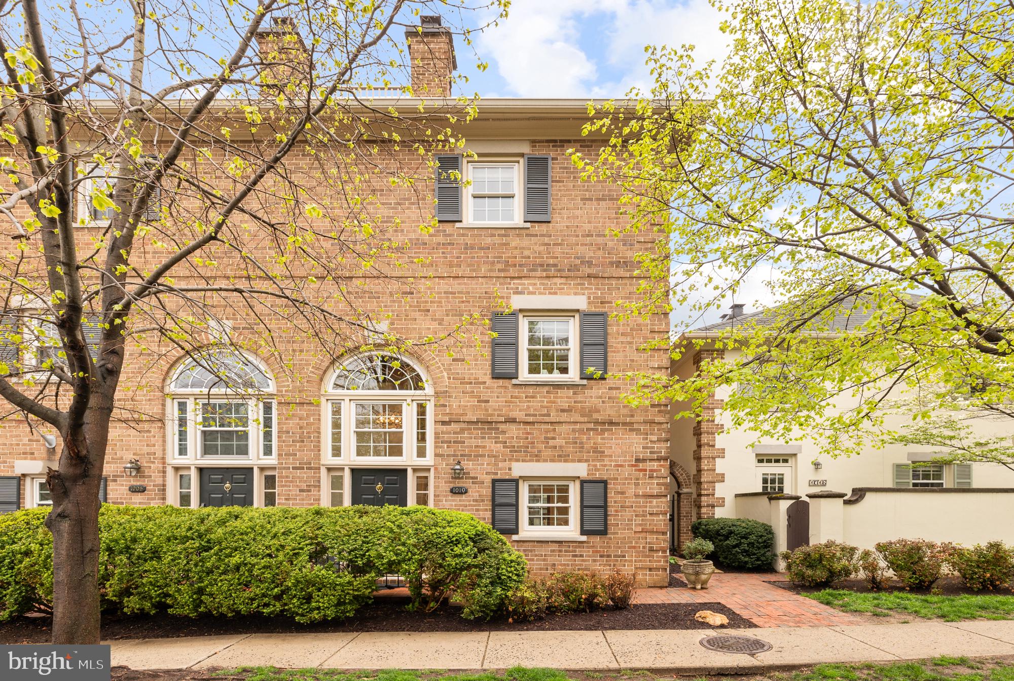 OLD TOWN ALEXANDRIA - Residential