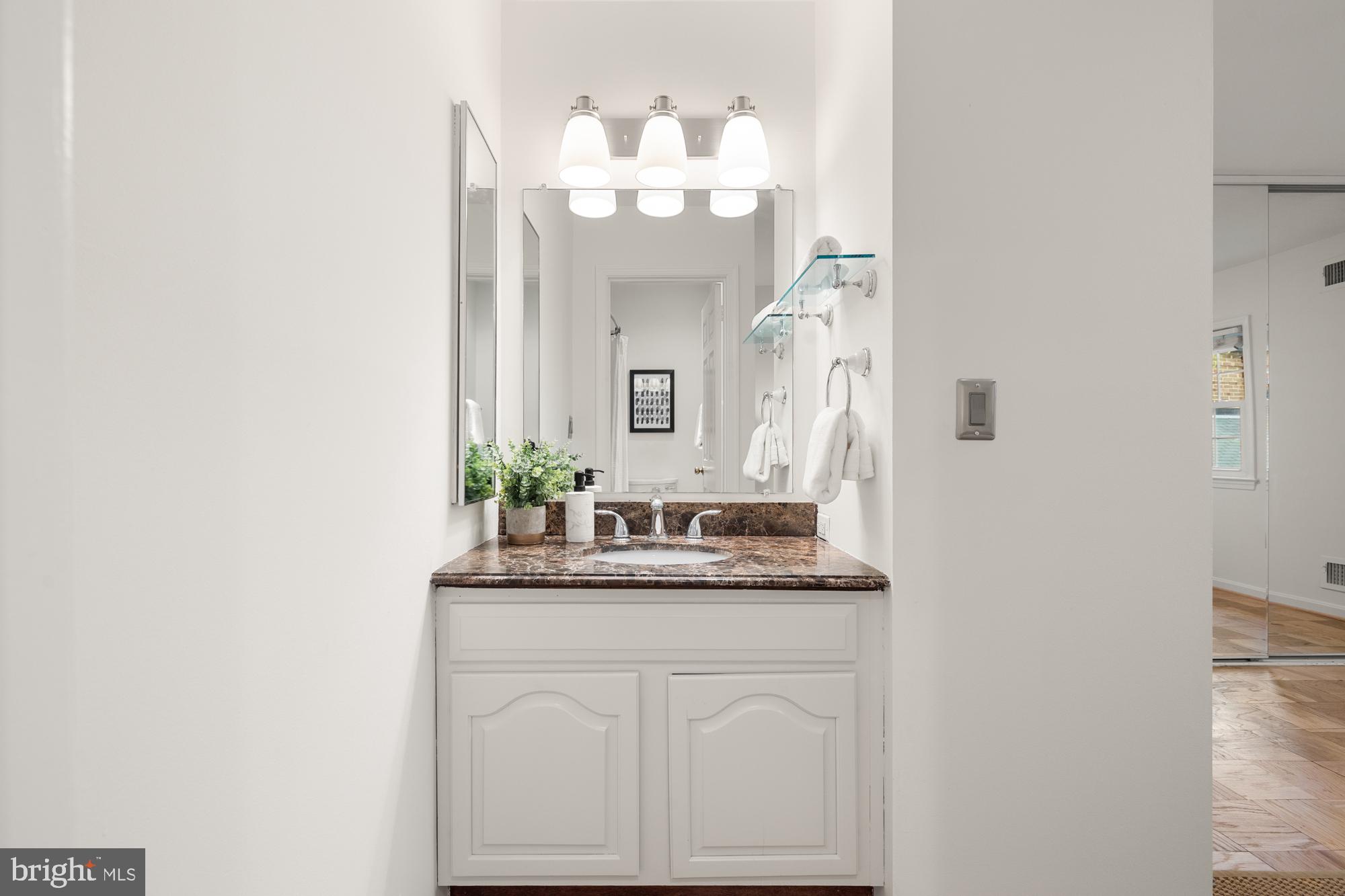 OLD TOWN ALEXANDRIA - Residential