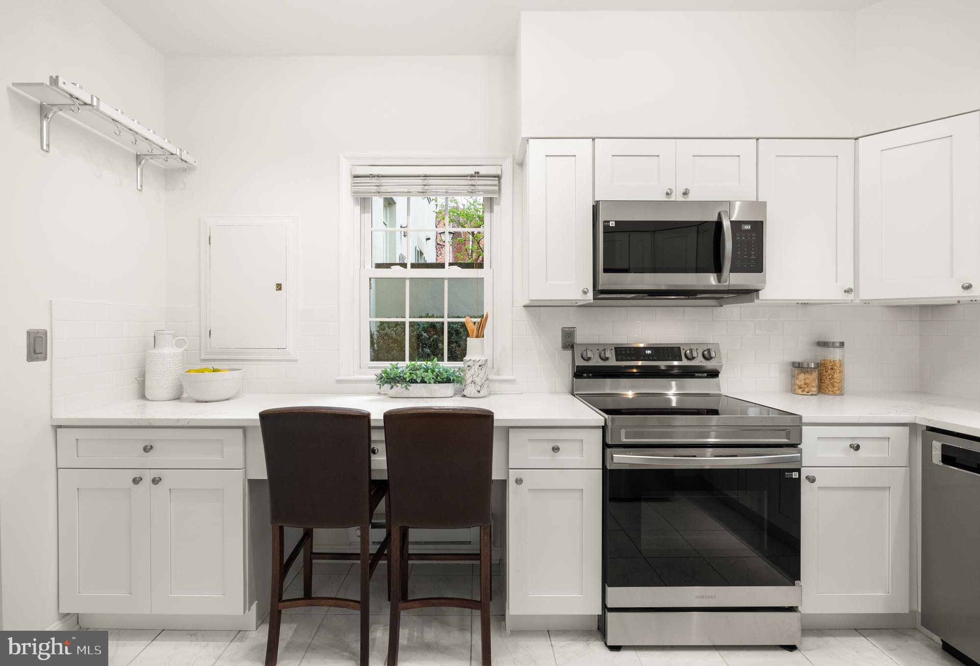 OLD TOWN ALEXANDRIA - Residential