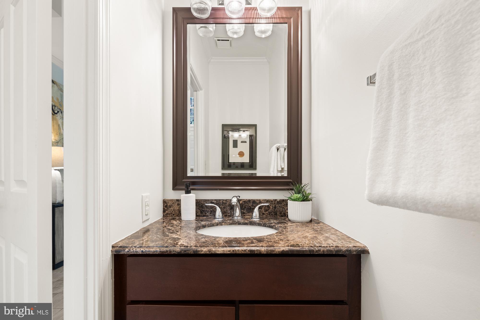 OLD TOWN ALEXANDRIA - Residential