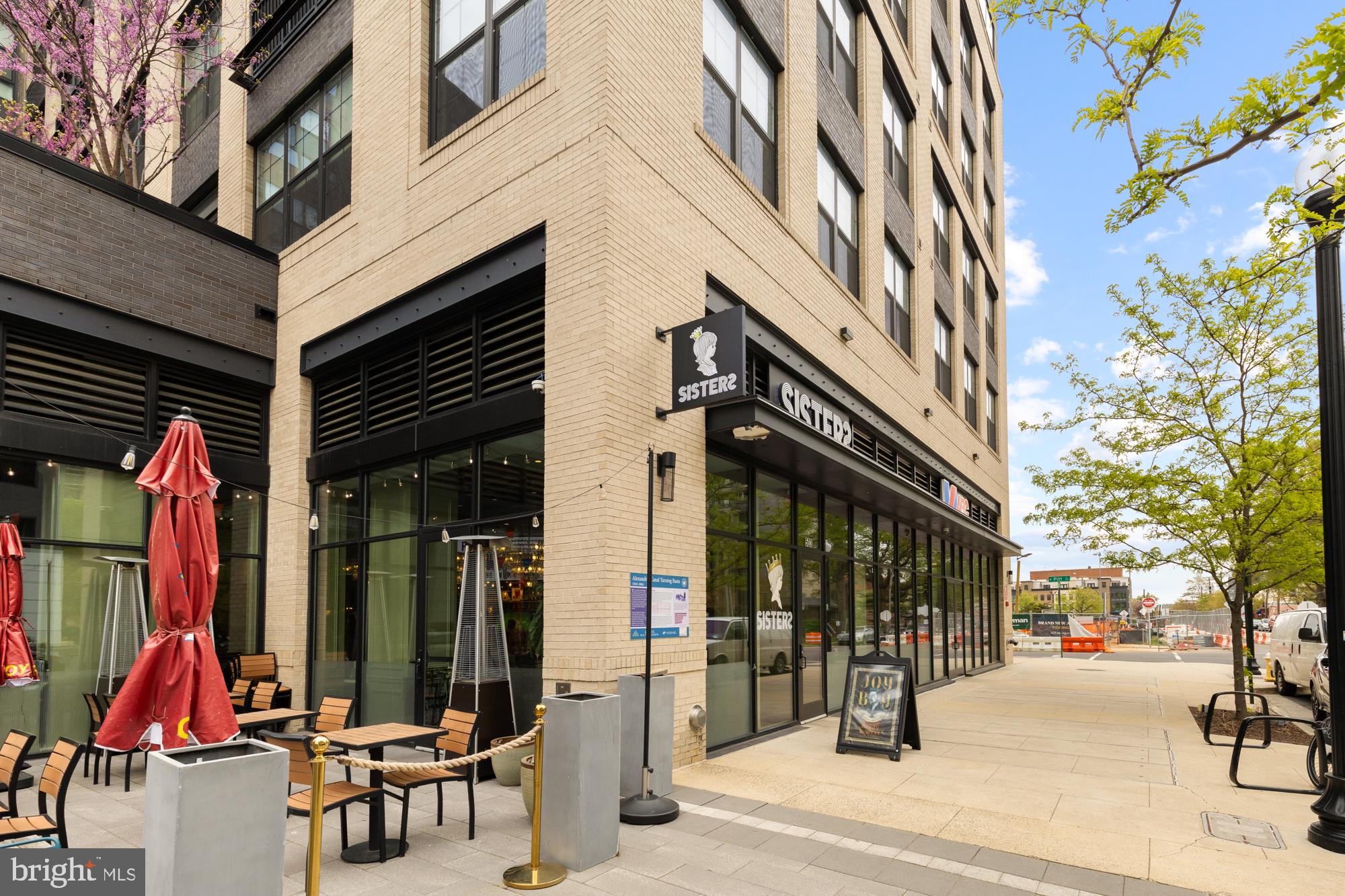 OLD TOWN ALEXANDRIA - Residential