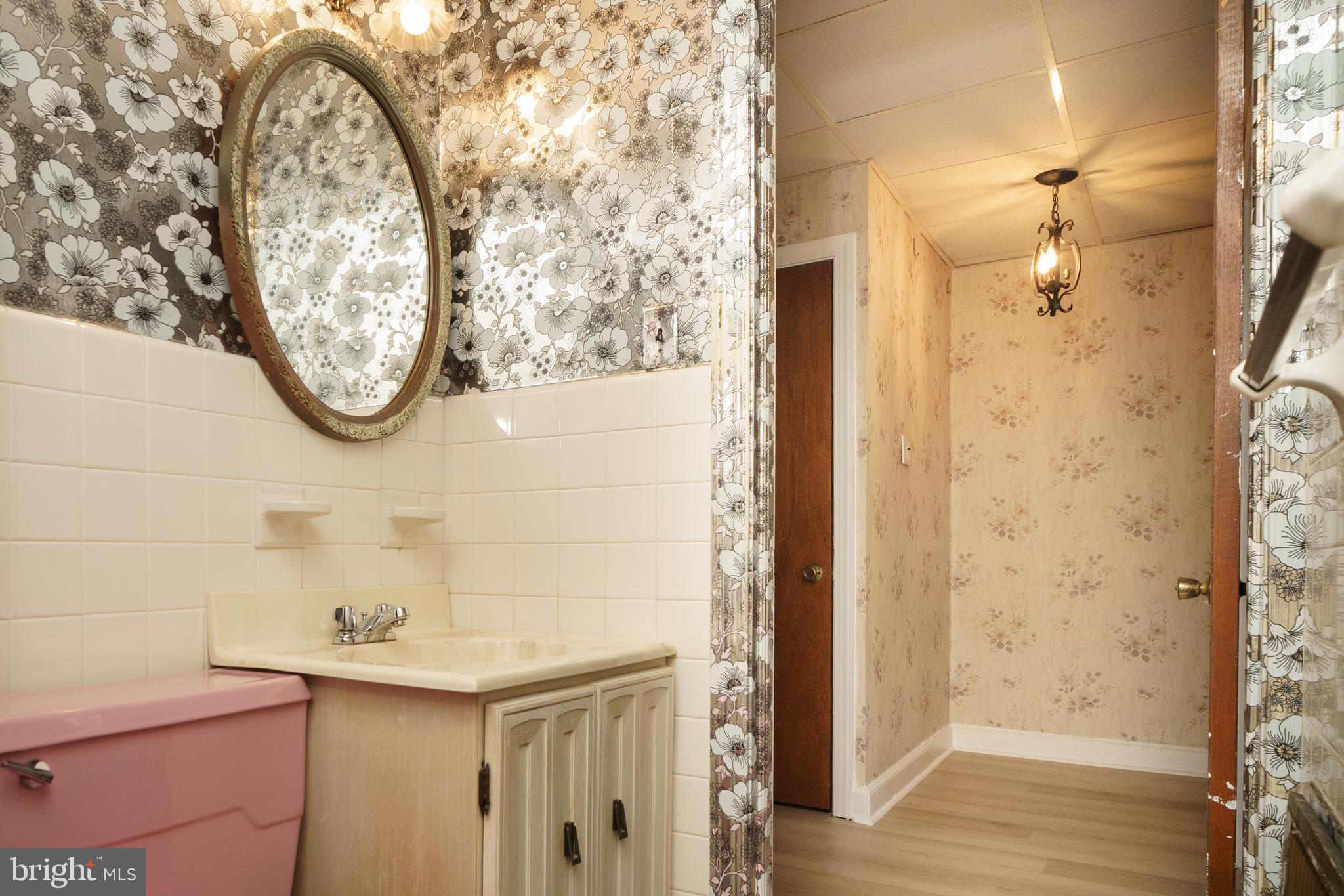 MAYFAIR (EAST) - Residential