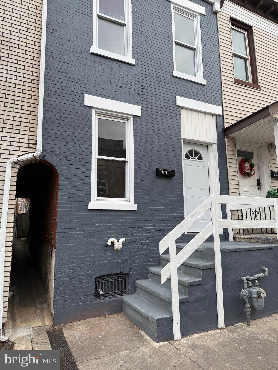 535 MOSS STREET
