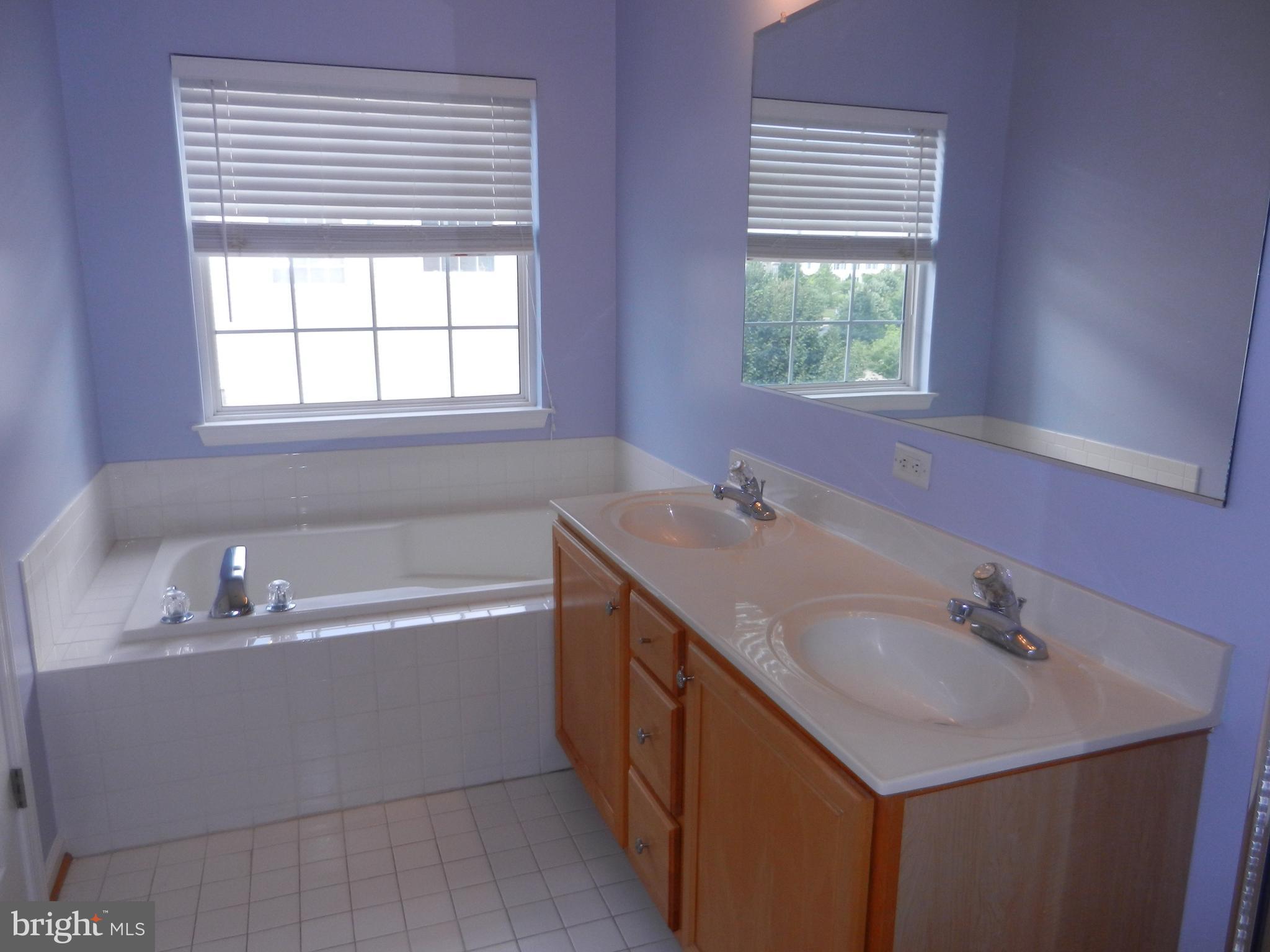 KINGSVIEW VILLAGE - Residential Lease