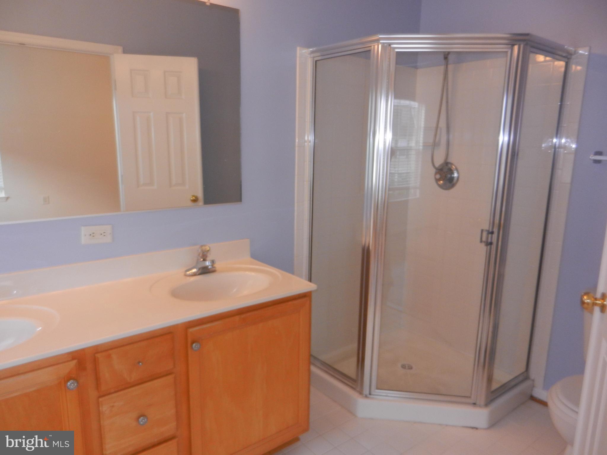 KINGSVIEW VILLAGE - Residential Lease