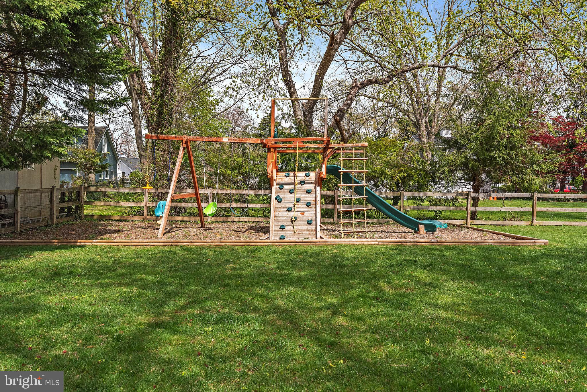 WHITEHALL BEACH - Residential