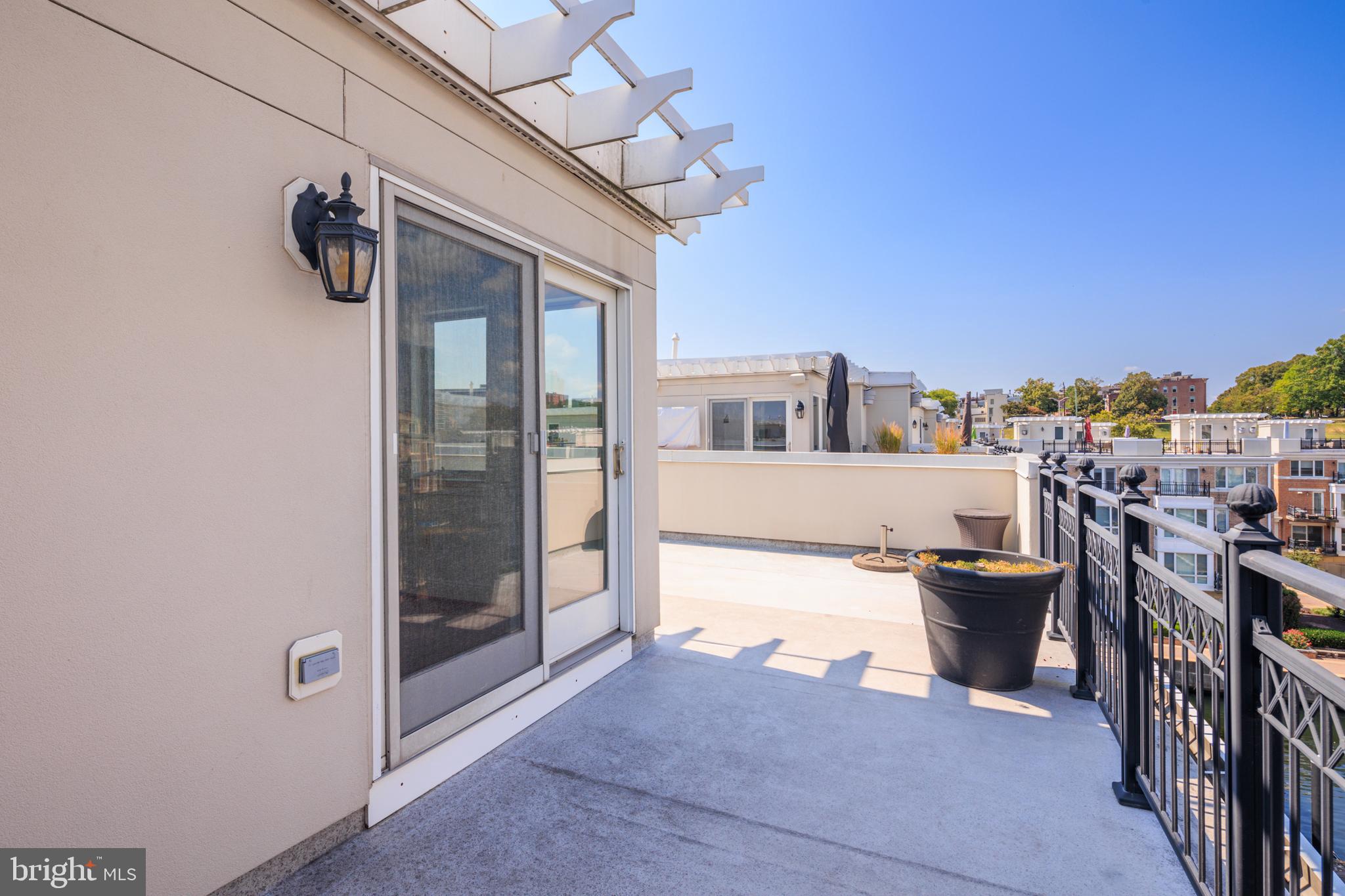 PIER HOMES AT HARBORVIEW - Residential Lease