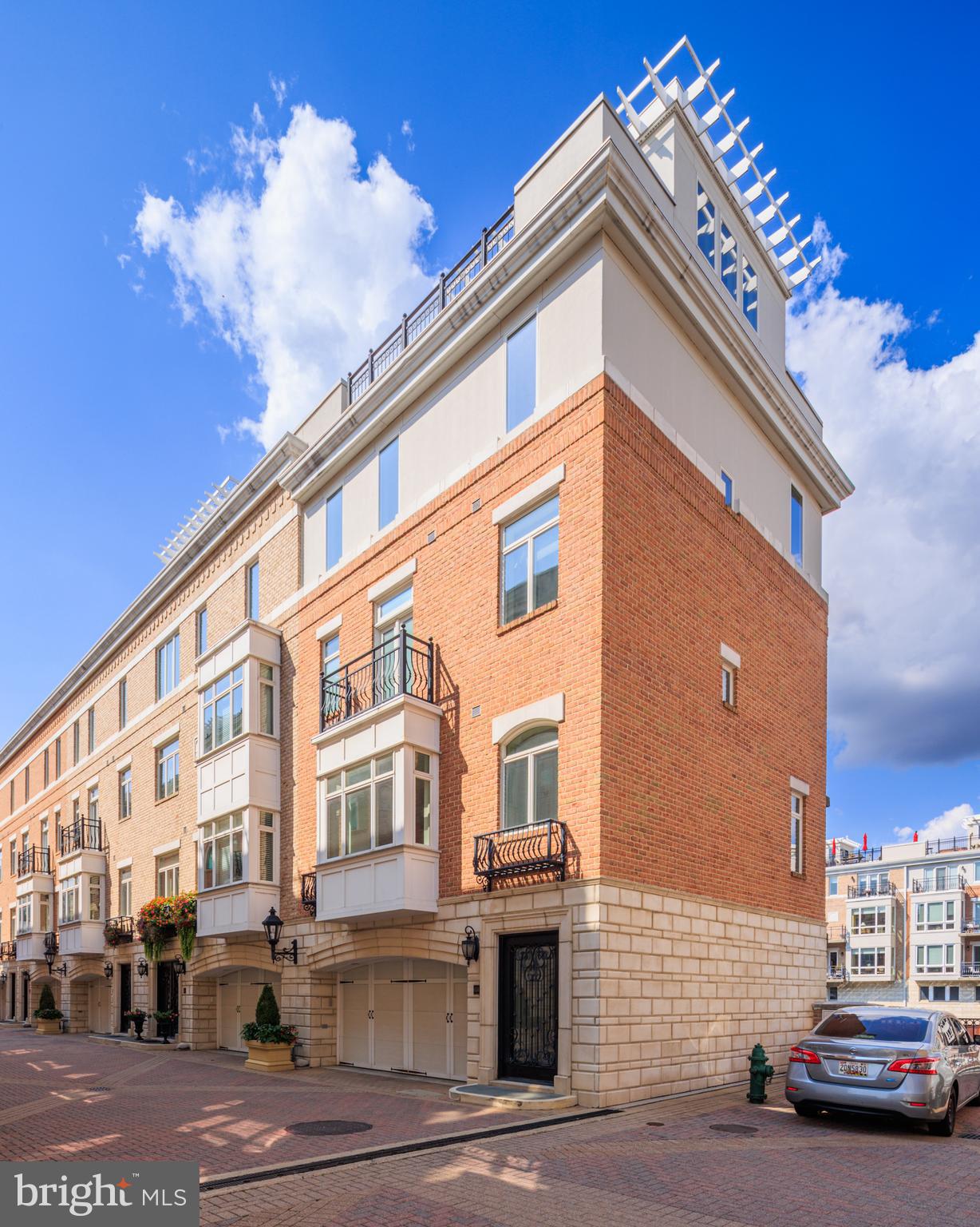 PIER HOMES AT HARBORVIEW - Residential Lease