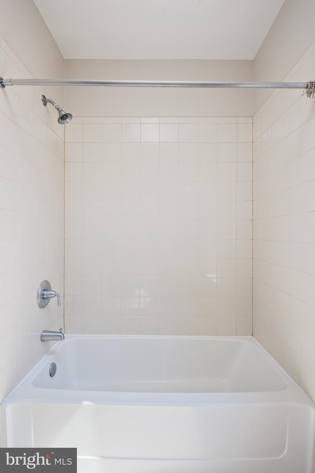 PIER HOMES AT HARBORVIEW - Residential Lease