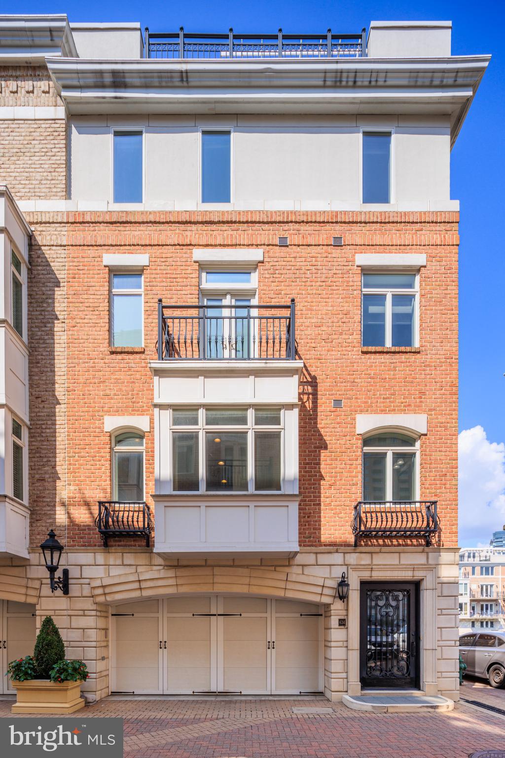 PIER HOMES AT HARBORVIEW - Residential Lease