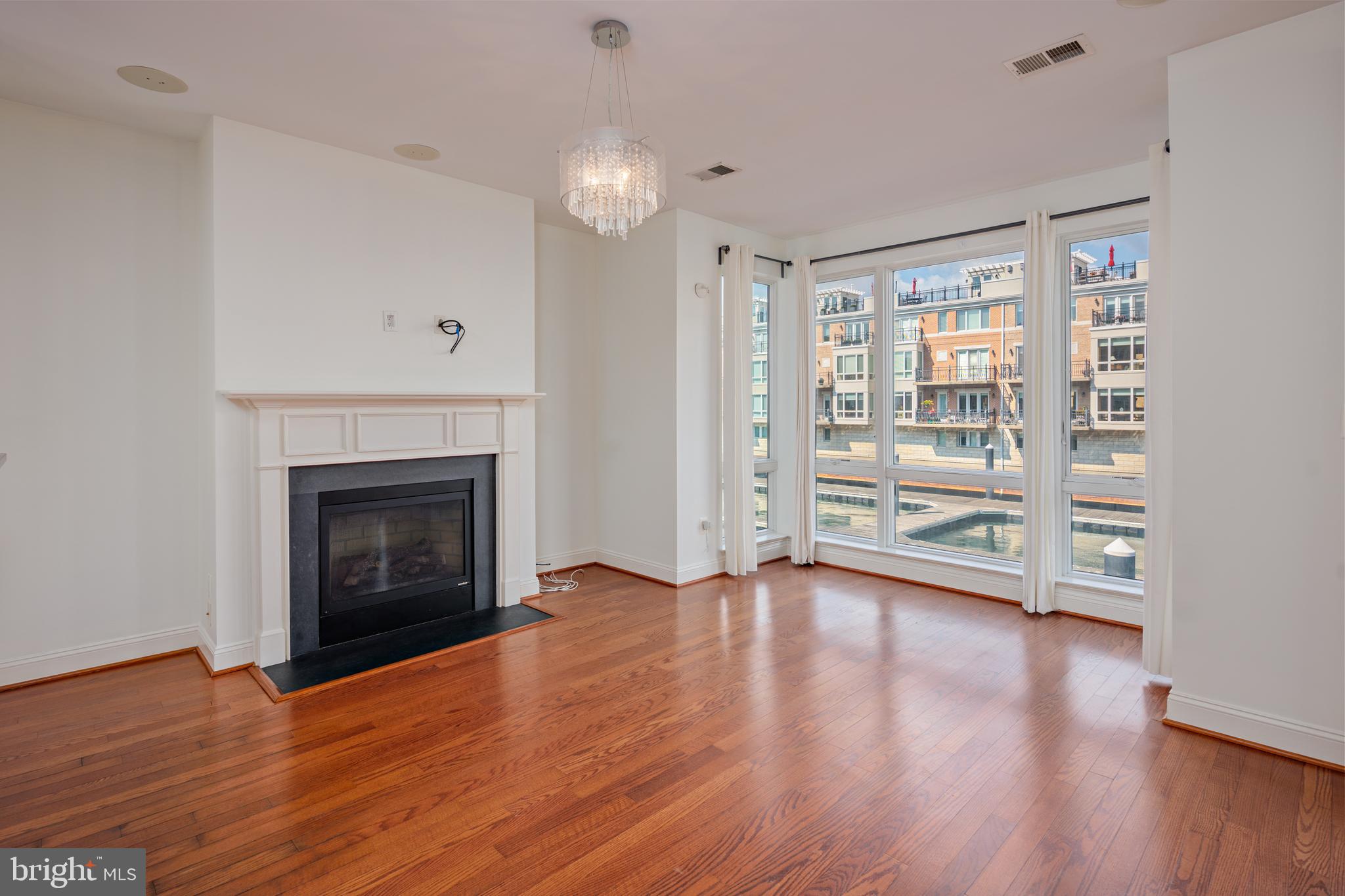 PIER HOMES AT HARBORVIEW - Residential Lease