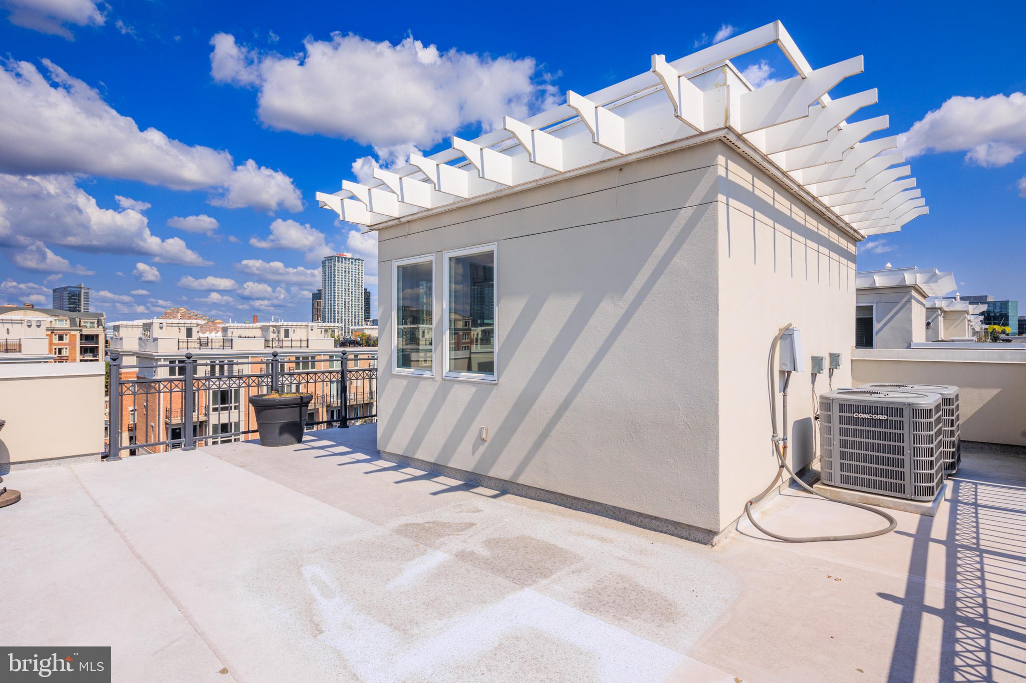 PIER HOMES AT HARBORVIEW - Residential Lease