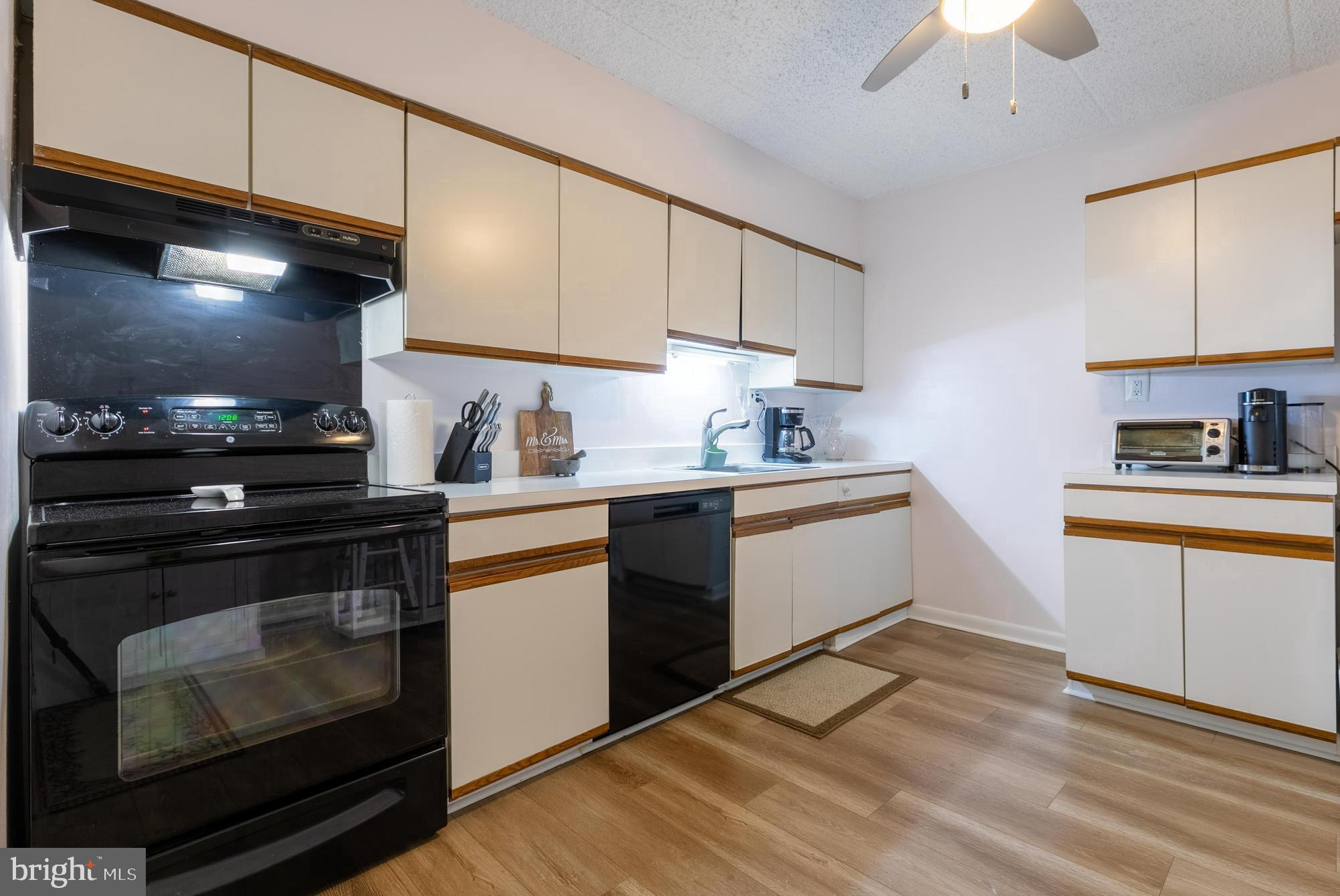 HAVERFORD HILL - Residential