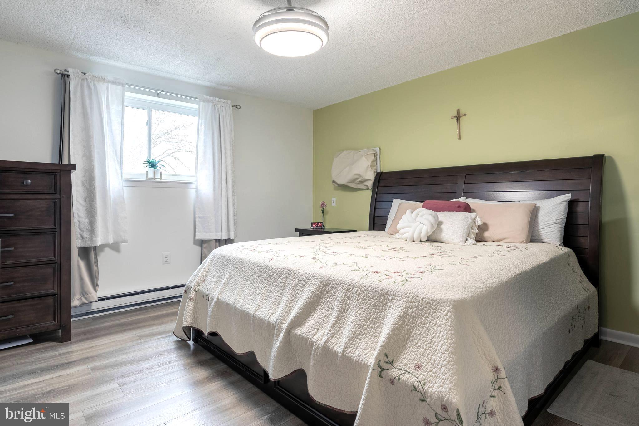 HAVERFORD HILL - Residential