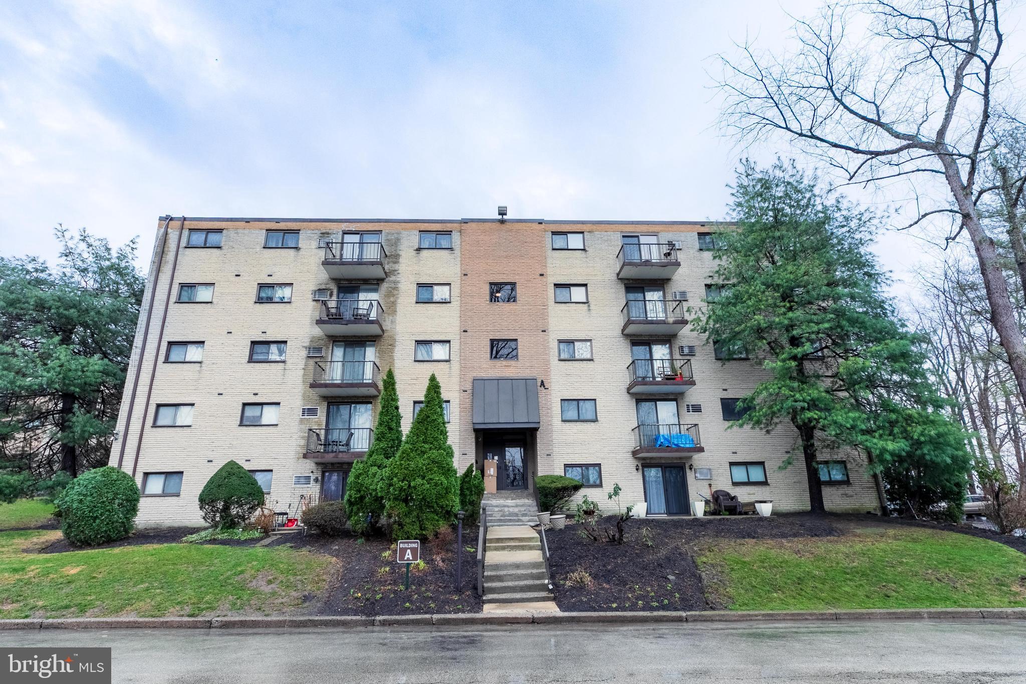 HAVERFORD HILL - Residential