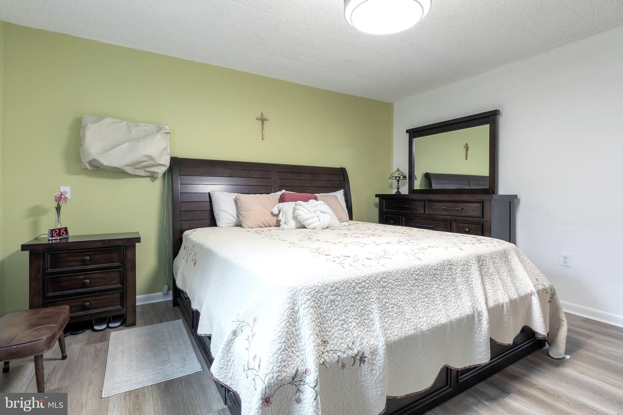 HAVERFORD HILL - Residential