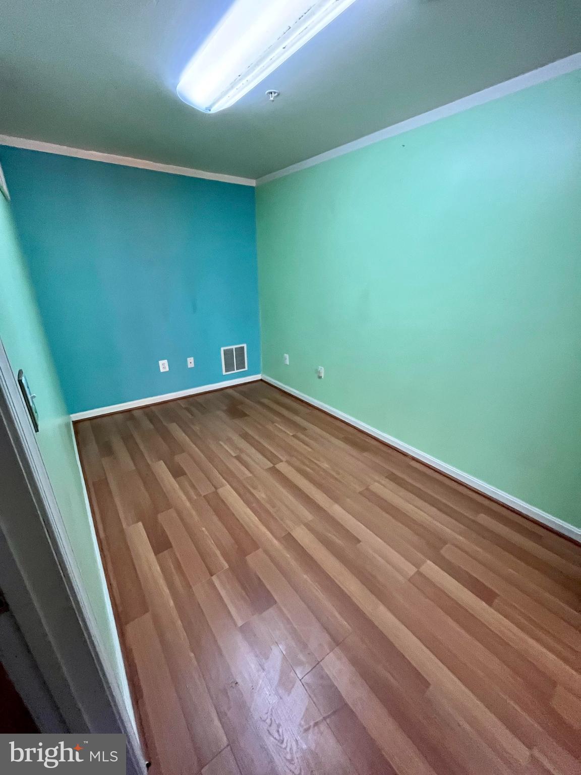 SEVEN OAKS - Residential Lease