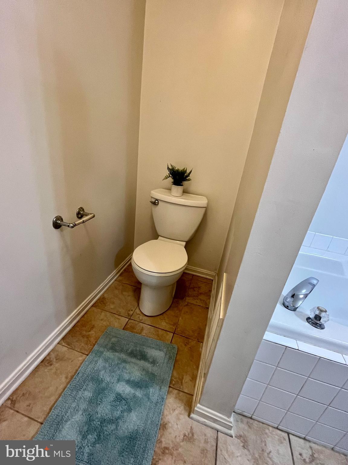 SEVEN OAKS - Residential Lease