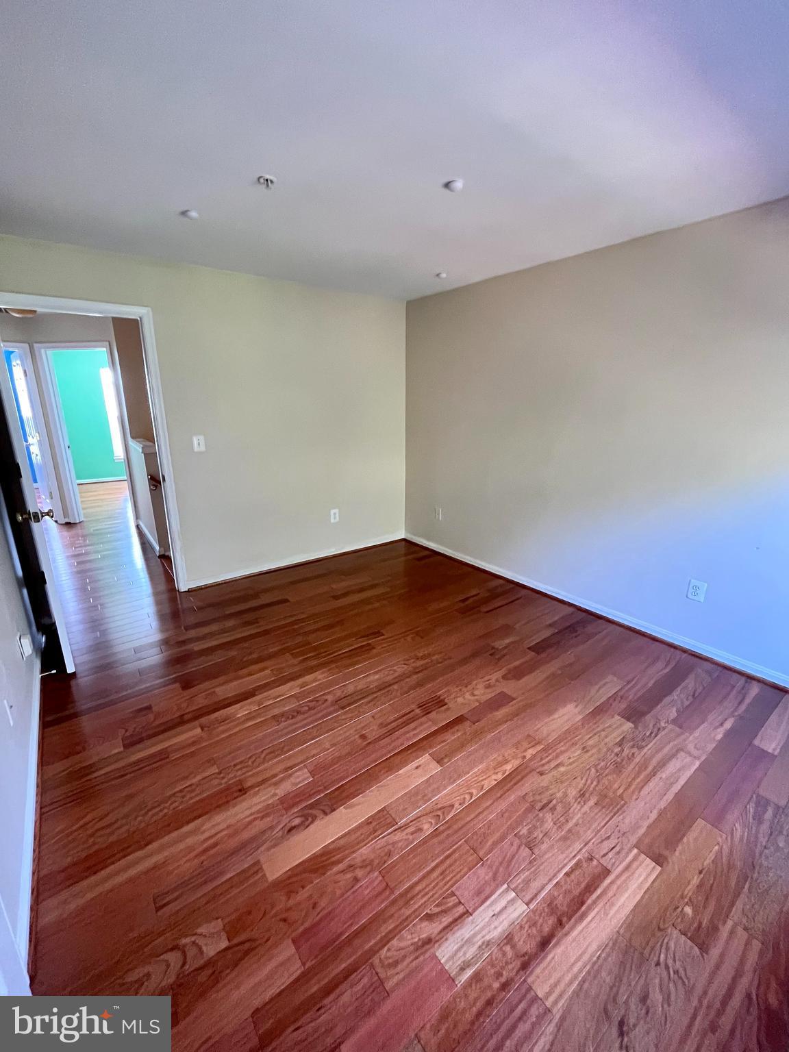 SEVEN OAKS - Residential Lease