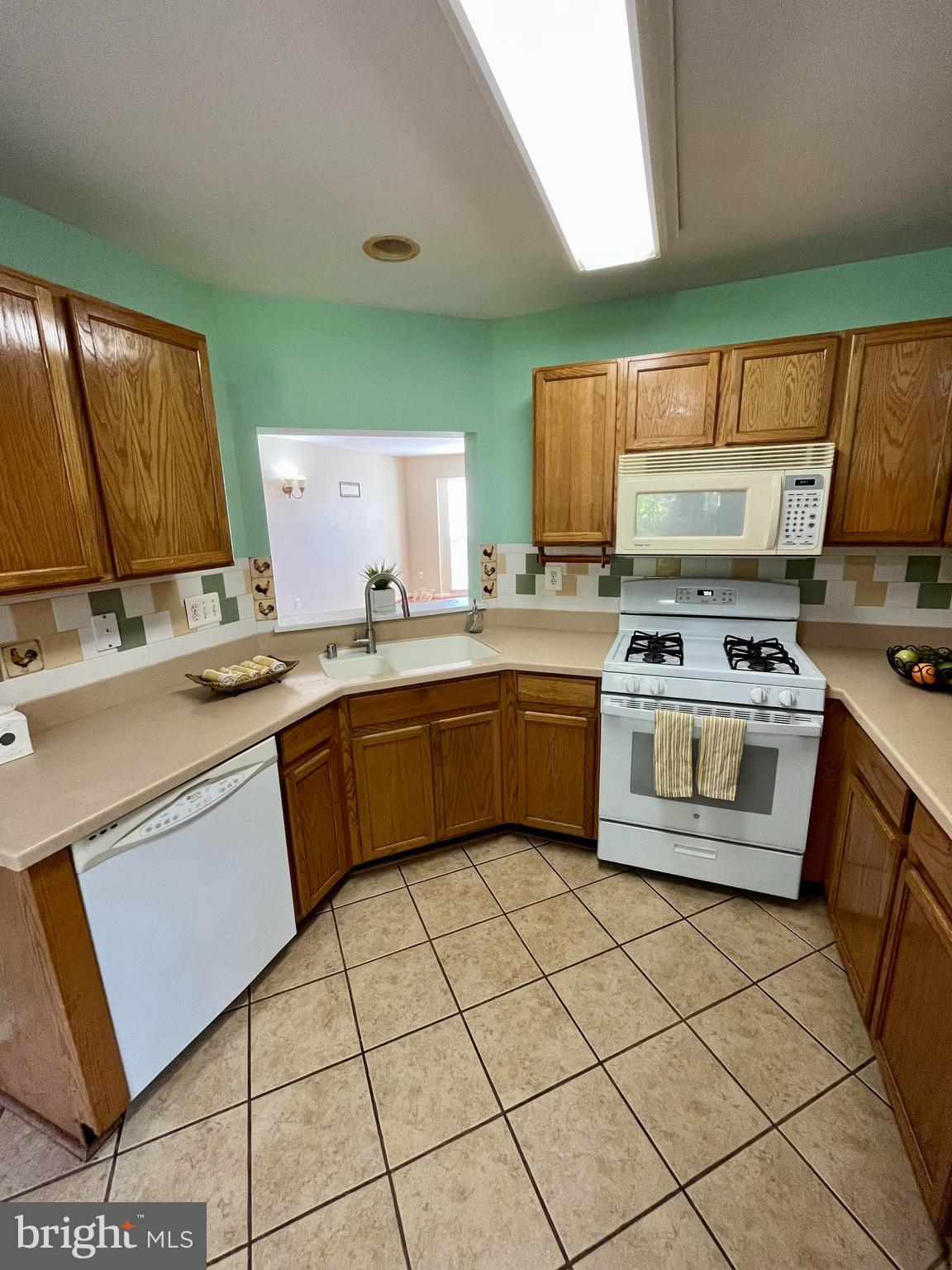 SEVEN OAKS - Residential Lease