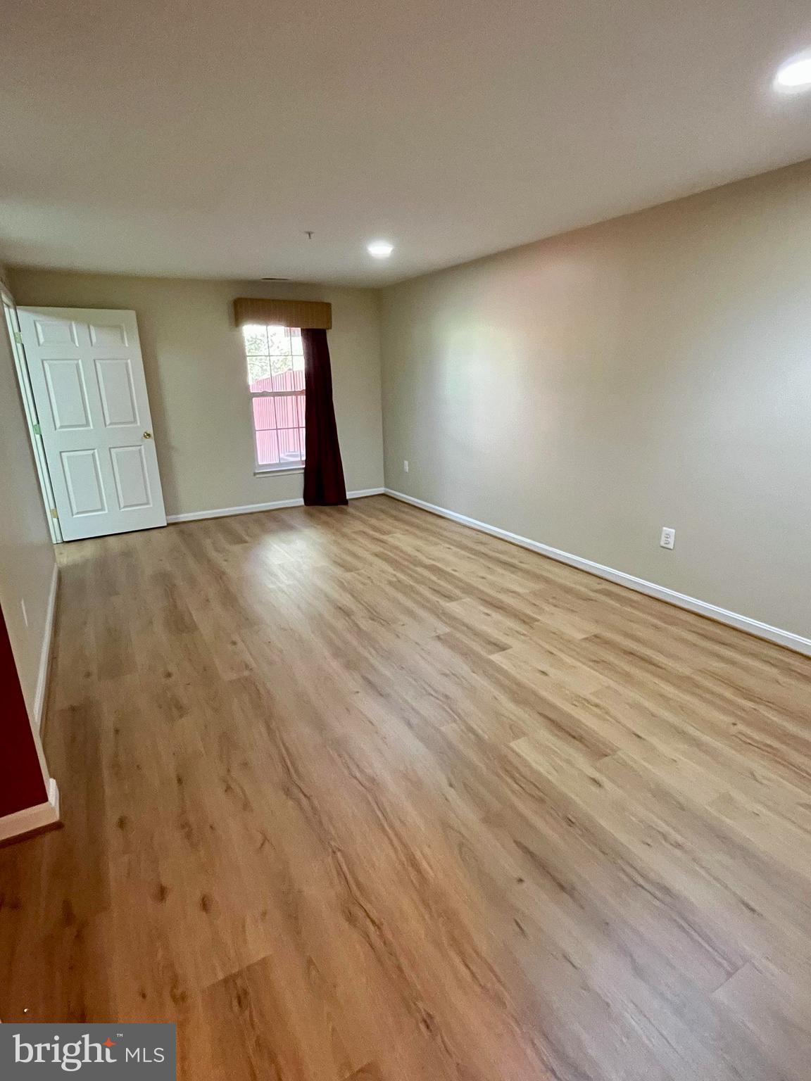 SEVEN OAKS - Residential Lease