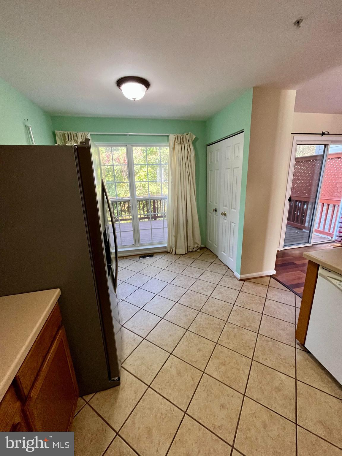 SEVEN OAKS - Residential Lease