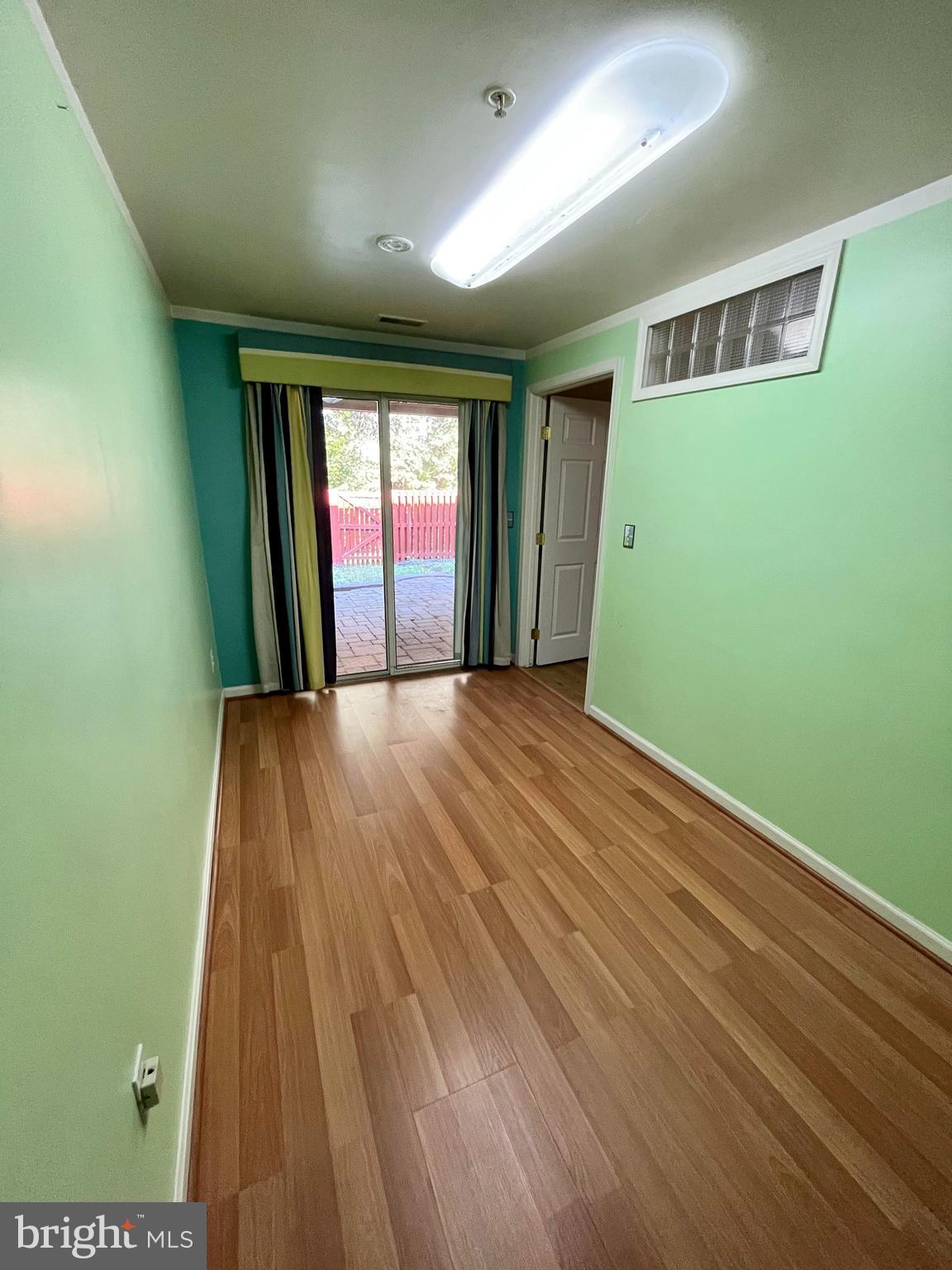 SEVEN OAKS - Residential Lease