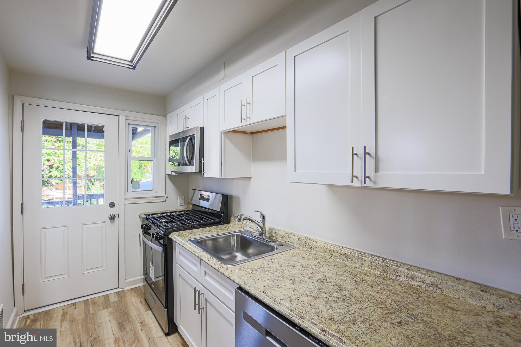 NORTH POINT VILLAGE - Residential Lease