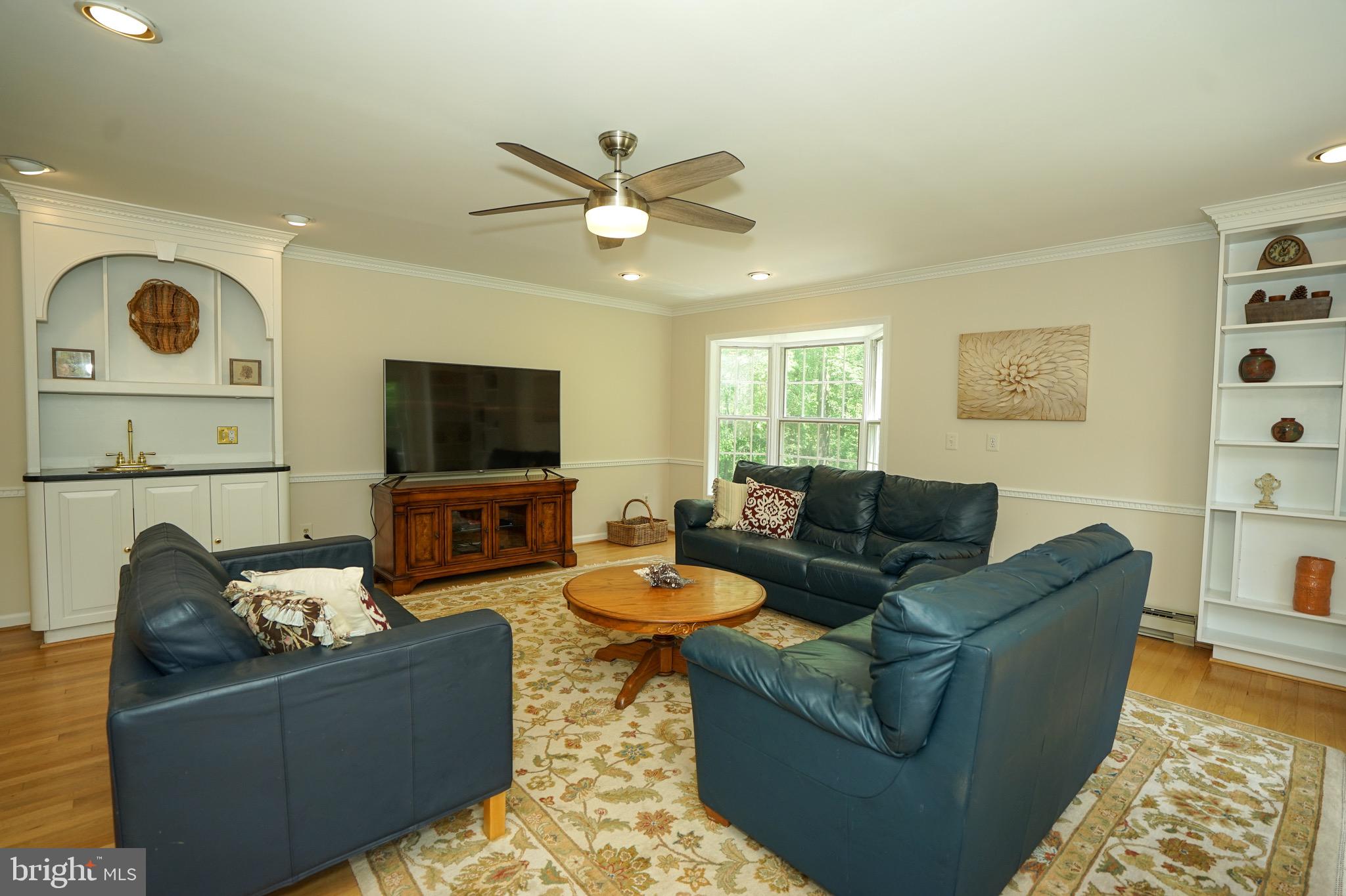 FOX HUNT ESTATES - Residential