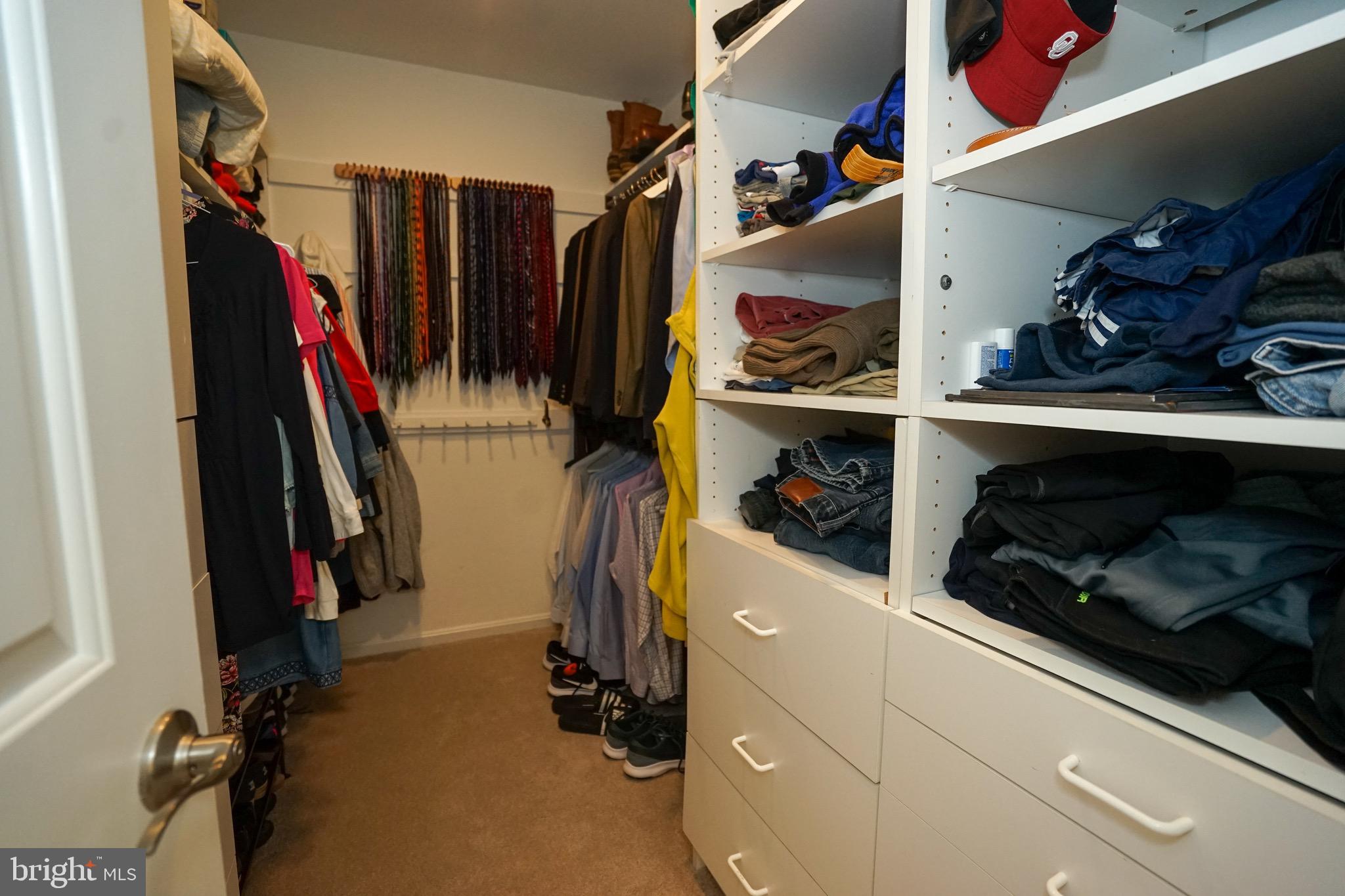 FOX HUNT ESTATES - Residential