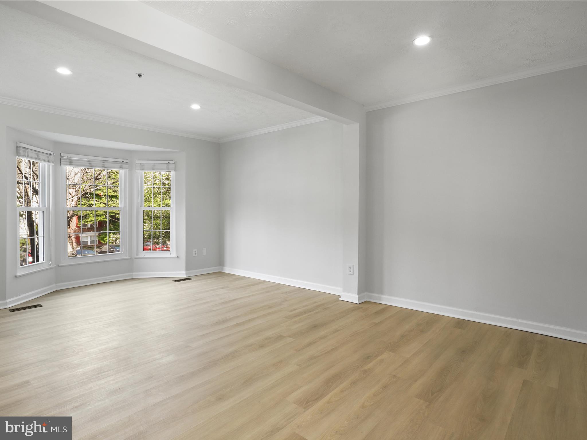 HILLCREST TOWNE - Residential