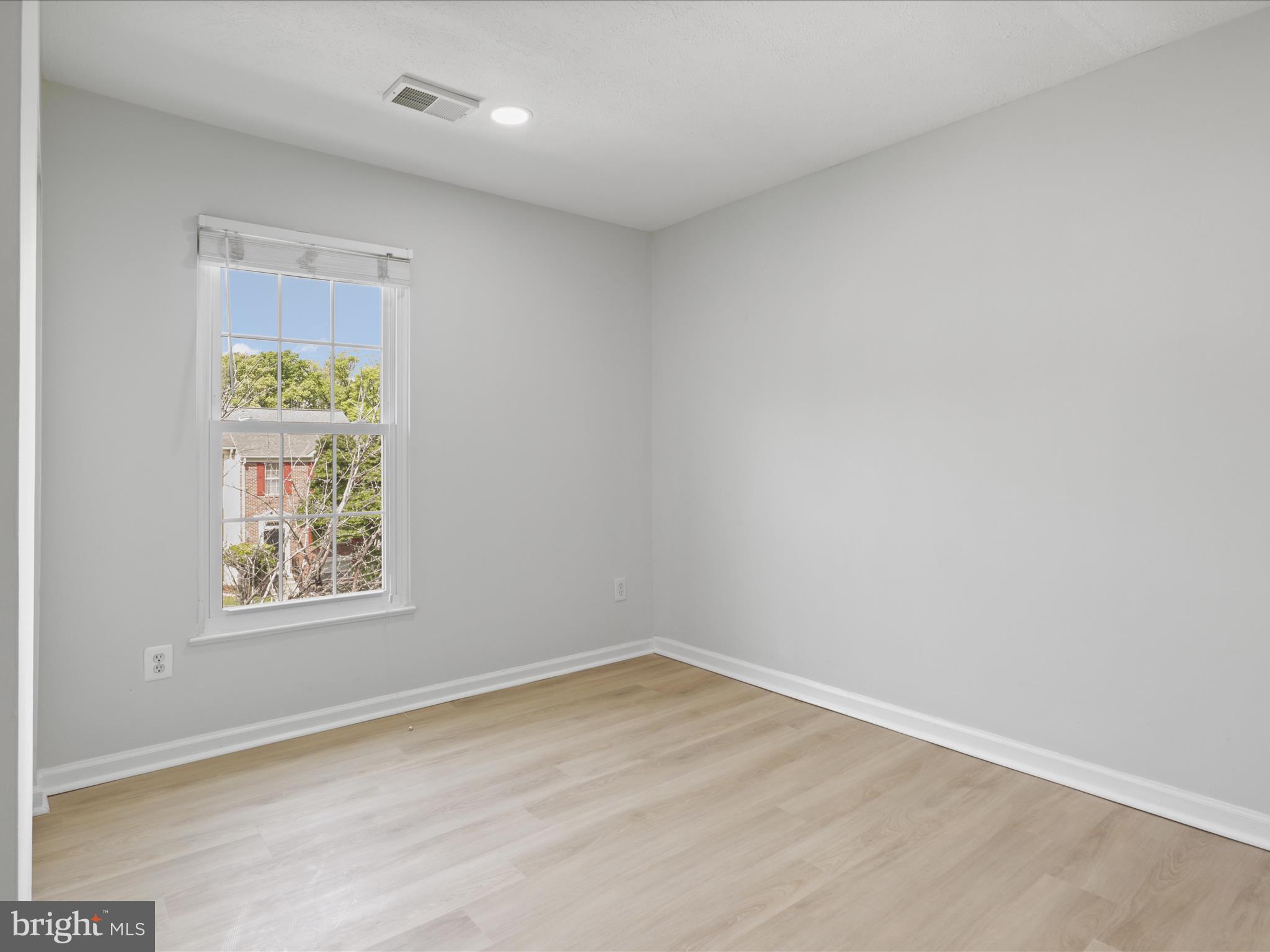 HILLCREST TOWNE - Residential