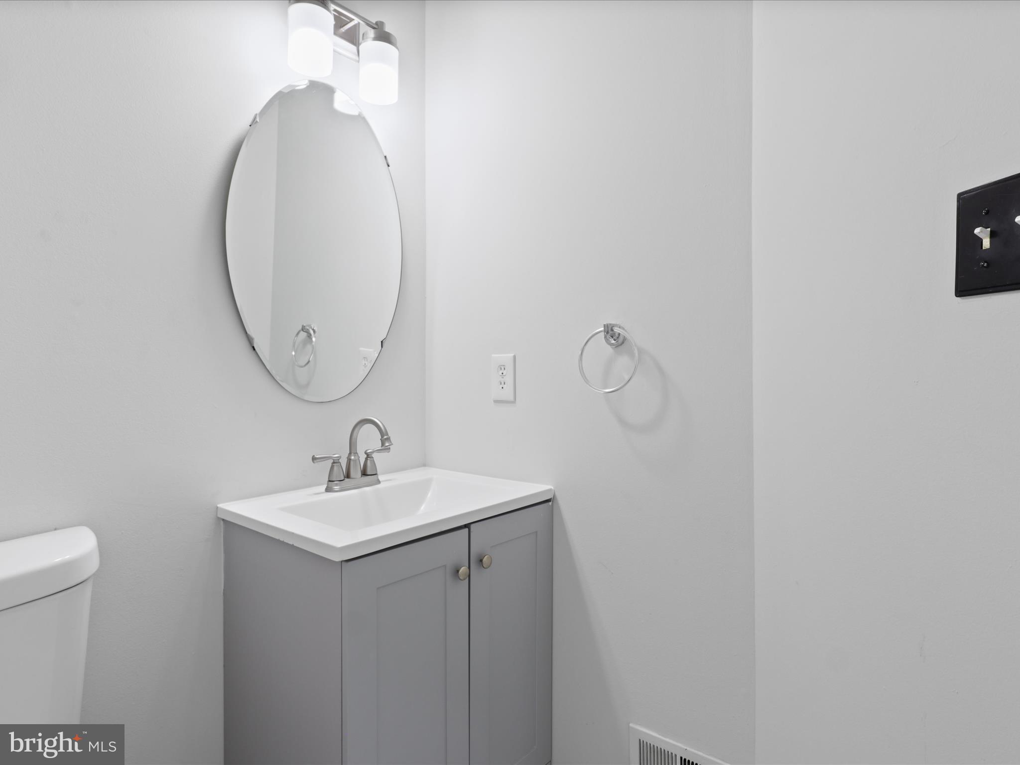 HILLCREST TOWNE - Residential