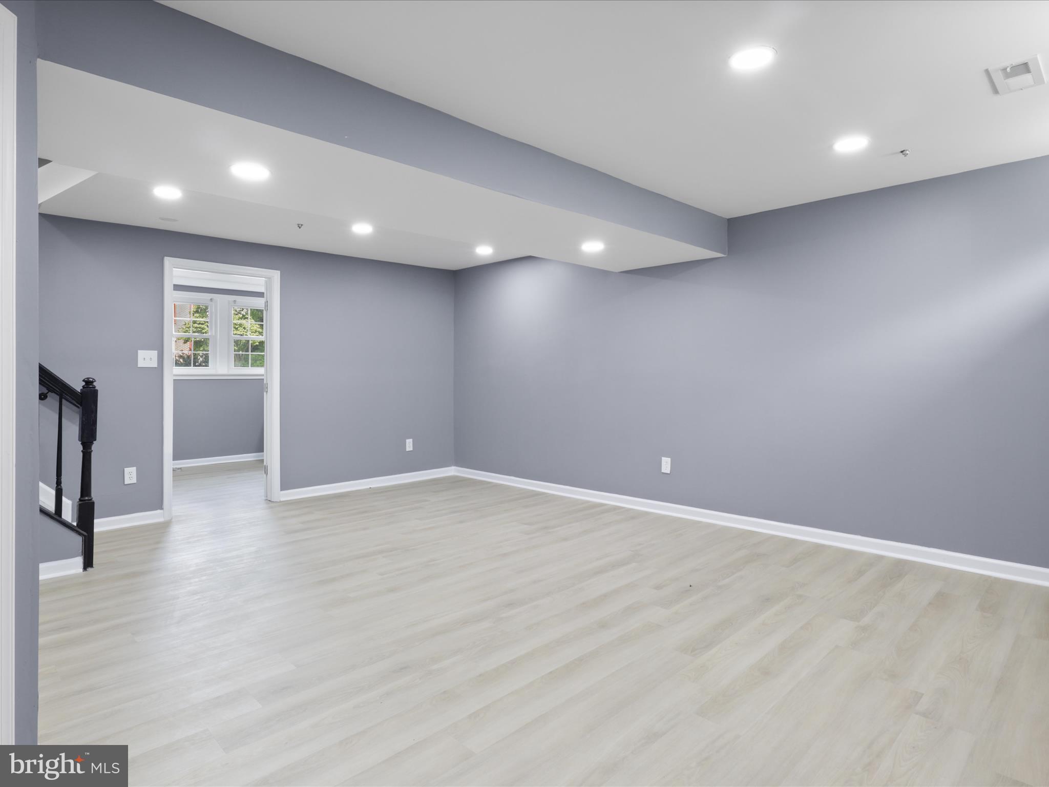 HILLCREST TOWNE - Residential