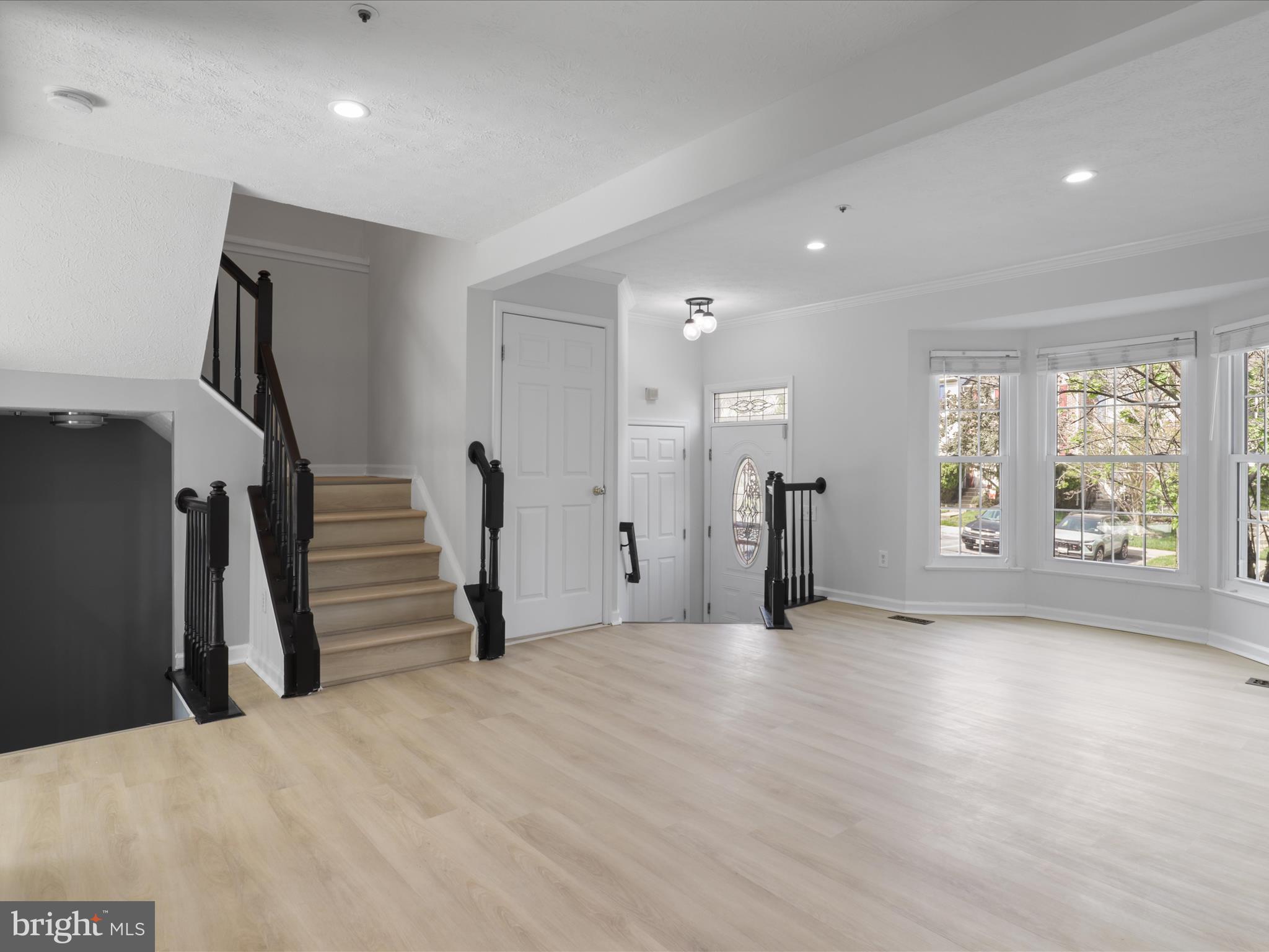 HILLCREST TOWNE - Residential